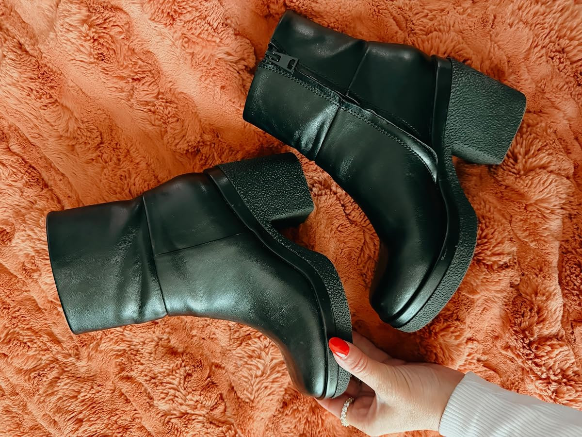 Amazon Essentials Women's Platform Ankle Boots with Square Toe, Faux Leather | Amazon (US)
