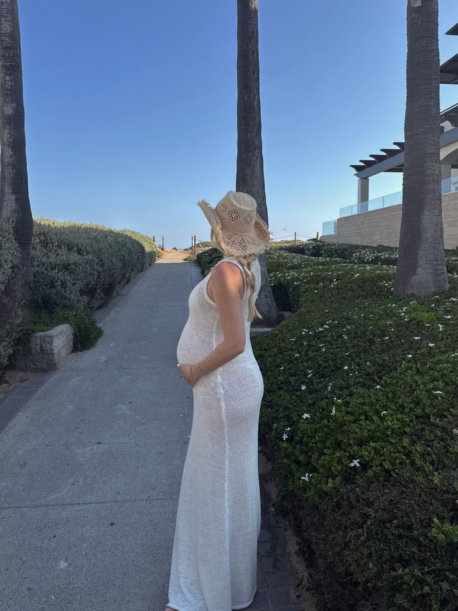 Cutest bump friendly dress! I’m wearing a size tall and it’s the perfect length for me 

#LTKBump #LTKSummerEdit #LTKStyleTip