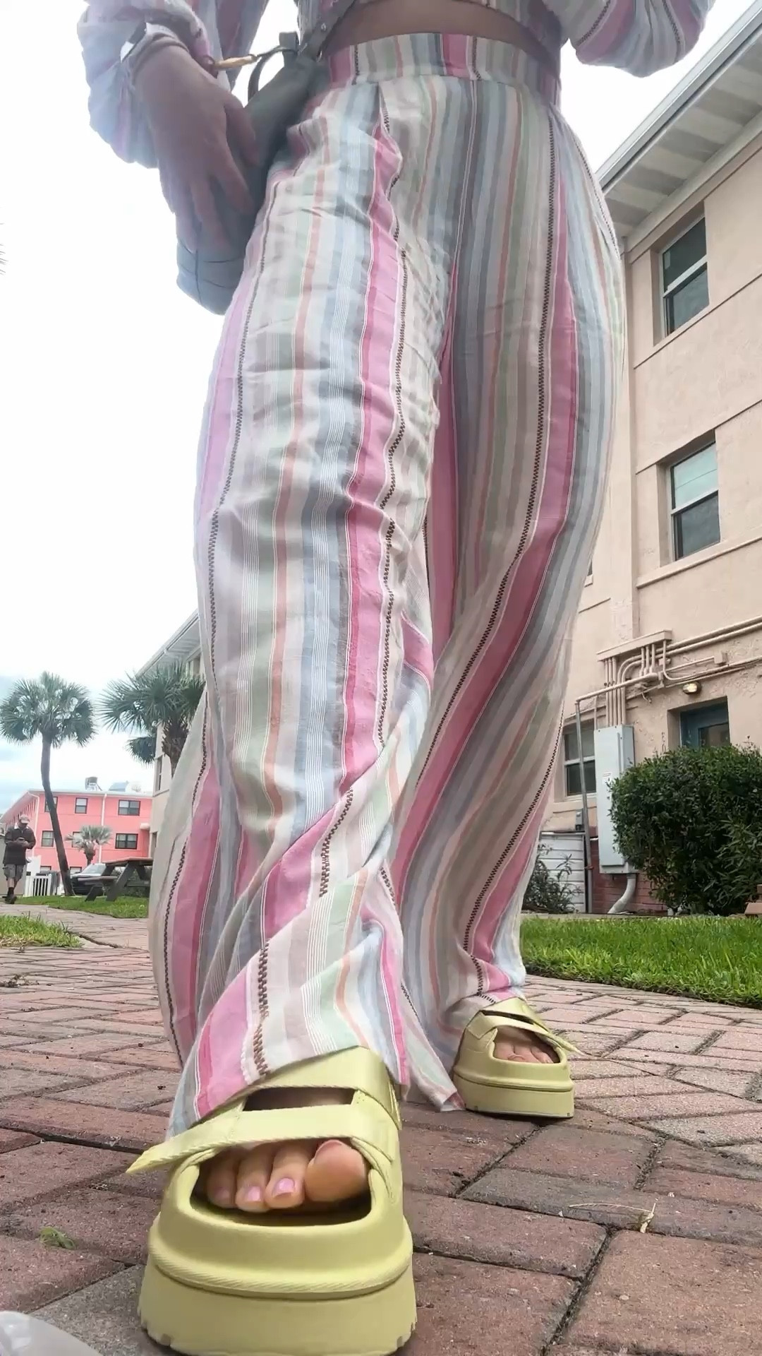 When an outfit is so good, you wear it not once but twice!

This lightweight linen set from L space was the perfect dinner outfit out. Lightweight yet covering, the fit and function in hot weather are great. And the colors are bright and fun for the season. 

Ready to see the pieces mixed and matched? ￼