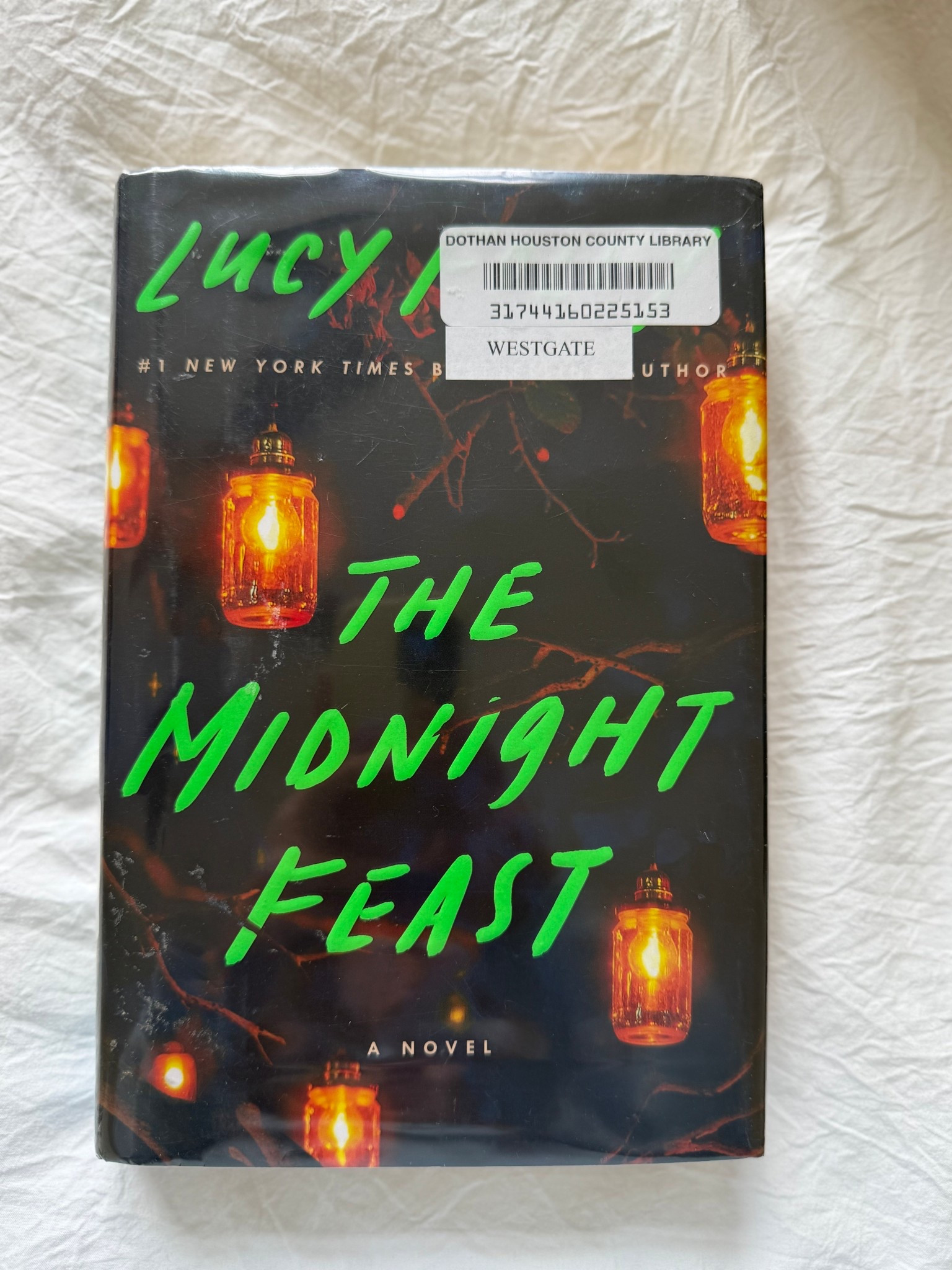 Dark, twisty, and impossible to put down 🌑 The Midnight Feast by Lucy Foley is giving all the suspense. Linking my current read.

#LTKSaleAlert #LTKFindsUnder100 #LTKstorytime