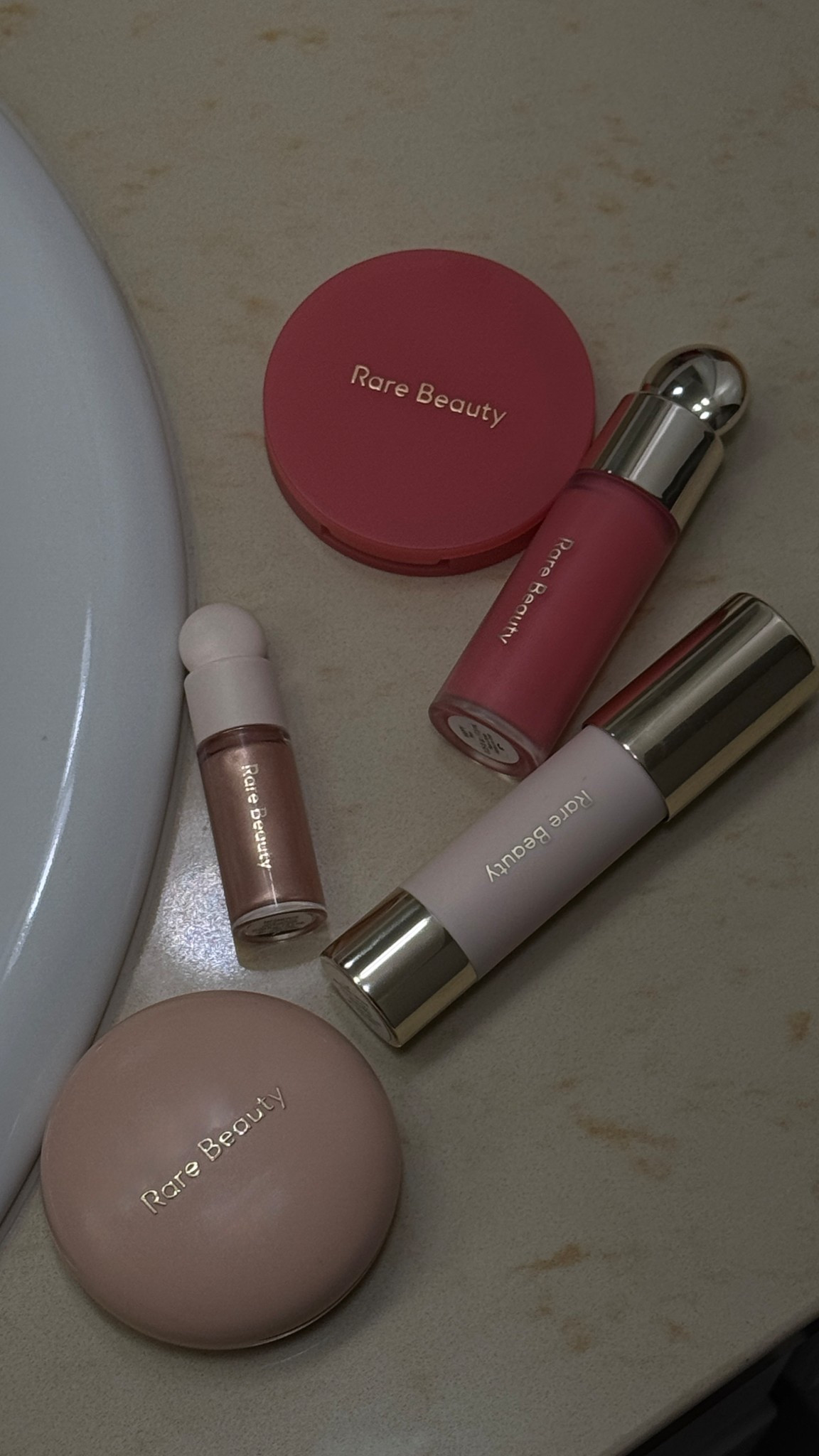 my Rare Beauty favs — received in PR & now part of my daily routine/rotation 💋💄✨

#LTKFindsUnder50 #LTKBeauty