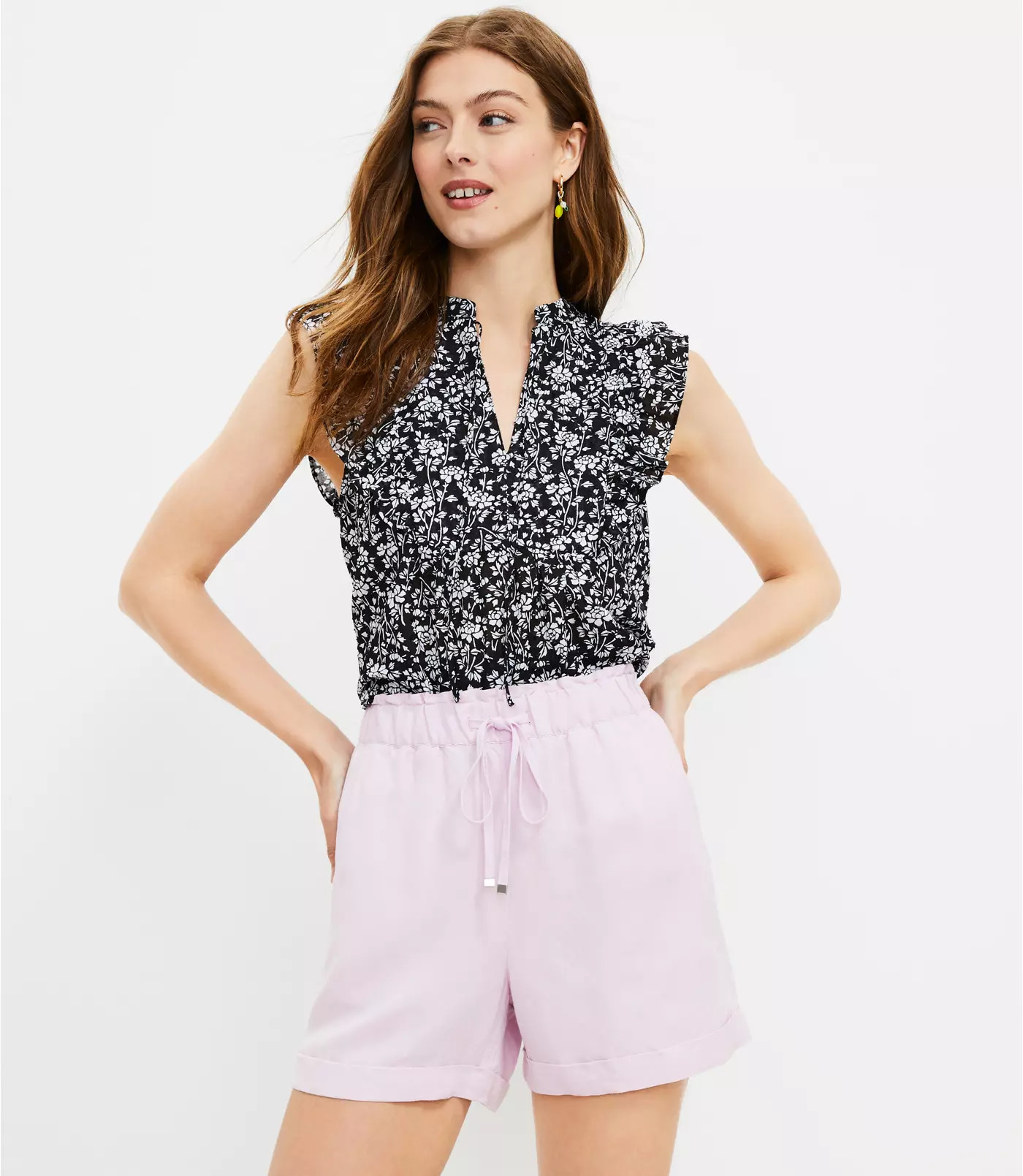 Pull On Shorts in Linen Blend | LOFT