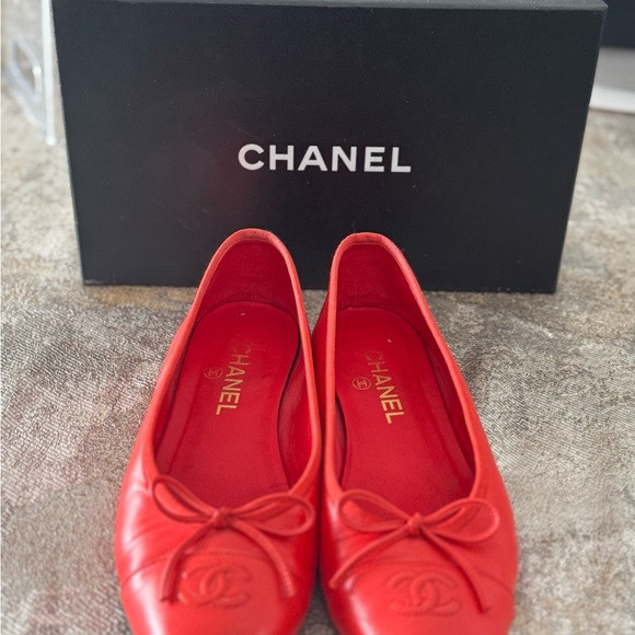 CHANEL Women's Vibrant Red Flats | Poshmark