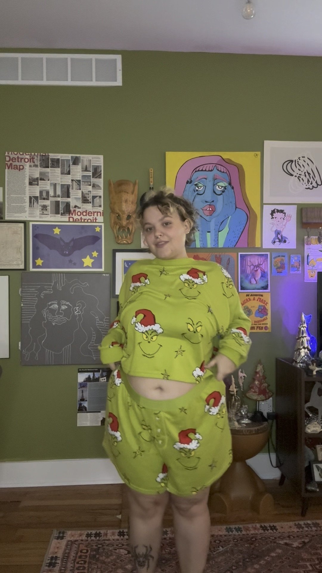 Grinch PJs 🎄🪩💚

#LTKPlusSize #LTKGiftGuide