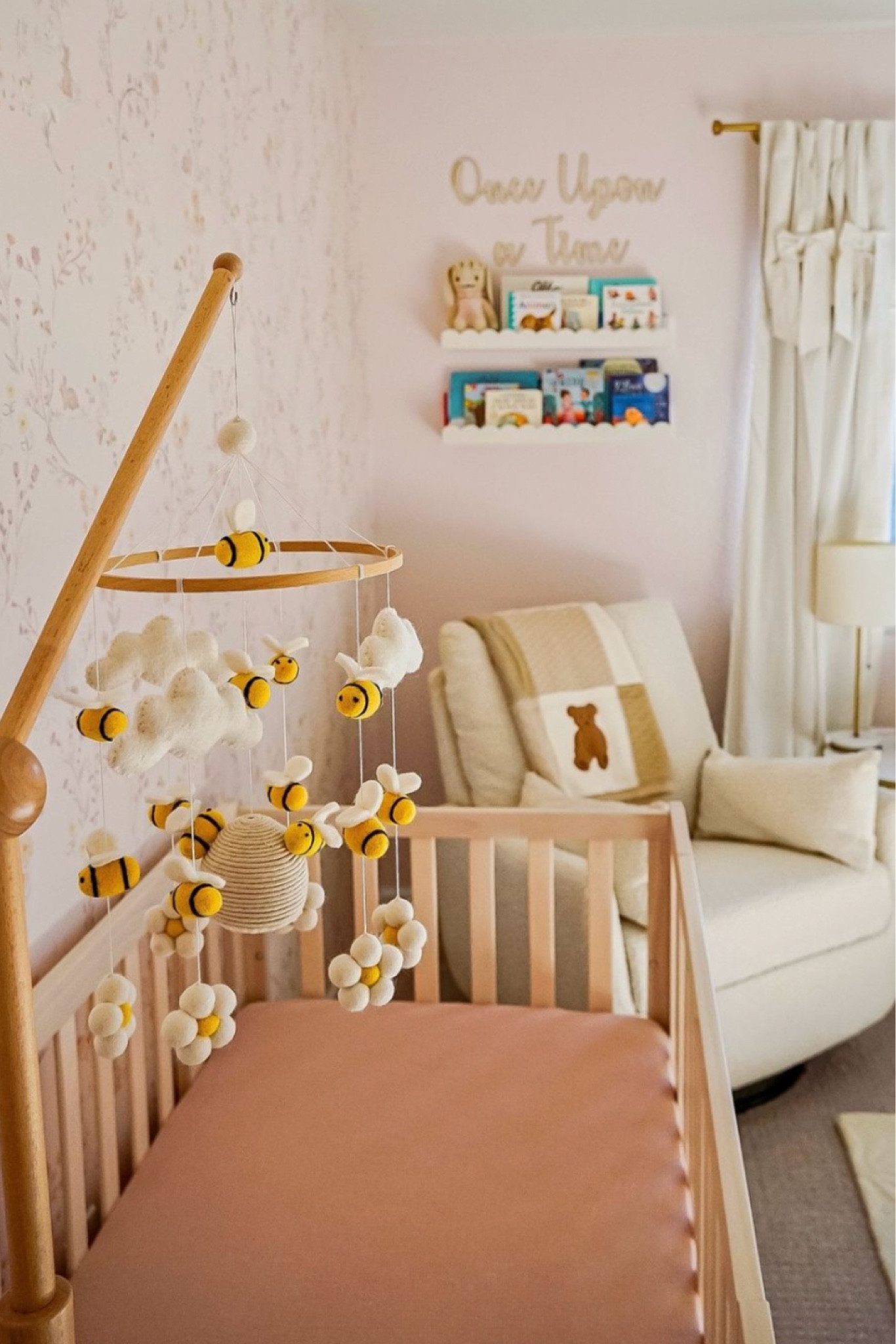 the little details 🐝🌼

#LTKfamily #LTKhome #LTKbaby