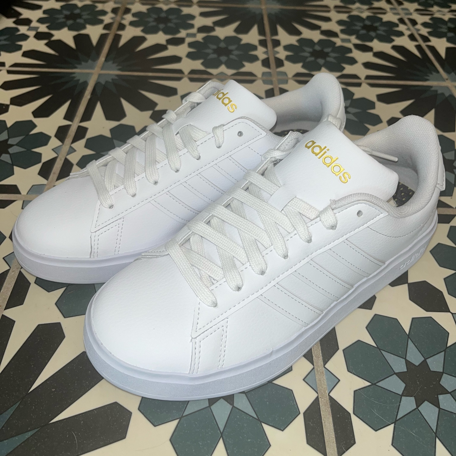 adidas gazelle silver green womens Superstar W – gravitypope