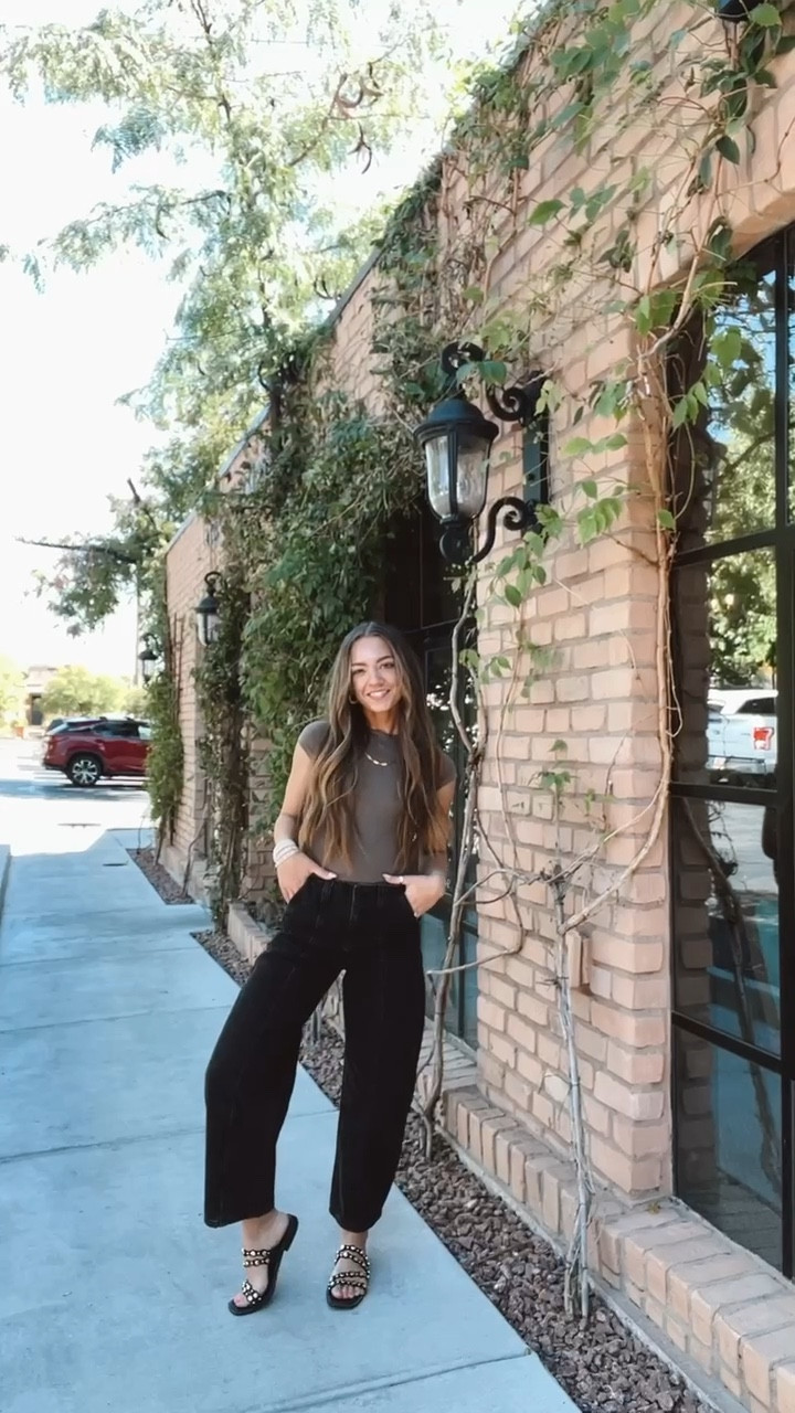 Practical and cute for a day out!! 🫶🏼
Everything runs tts.
Top/Small
Jeans/4

#LTKVideo #LTKU #LTKFindsUnder100