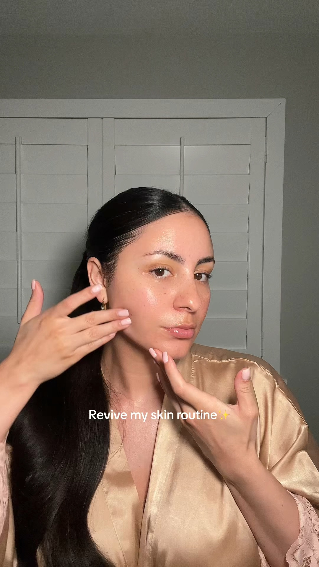 Anytime my skin is feeling dry and dull I do this routine when I need to add back that glow ✨