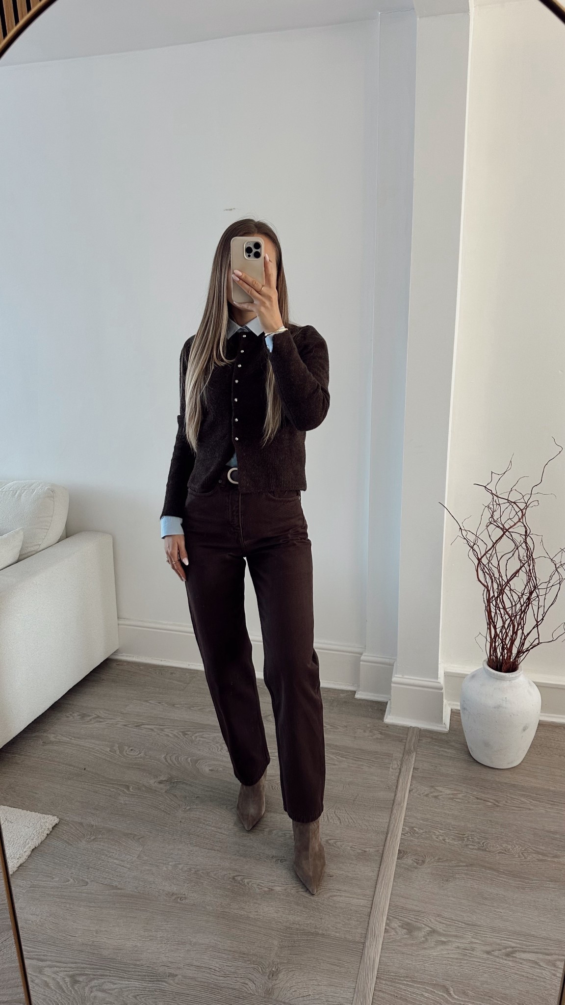 Rich knits, warm brown tones, and elevated basics that work everywhere, from the office to the Christmas market 🤎✨

#LTKfestive #LTKeurope #LTKwinter