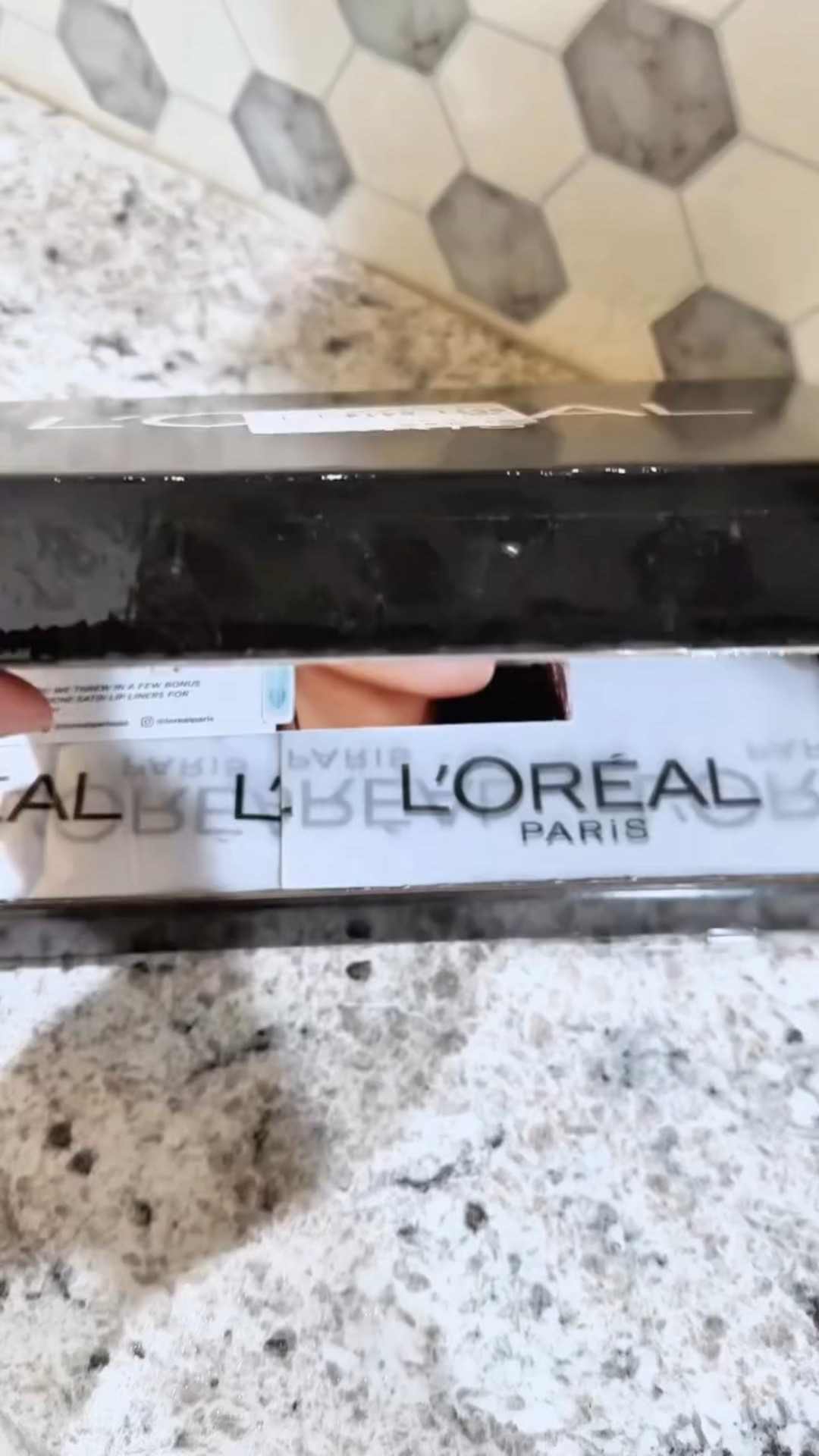 Can’t wait to try these goodies from @lorealparis #loréal #lorealparís #makeuplover💄 #lumiglow #lipplumpingoil #eyeshadowsticks #lipliners #prhaulunboxing #prhaulmicroinfluencer @obviously @obviously.creator.comms