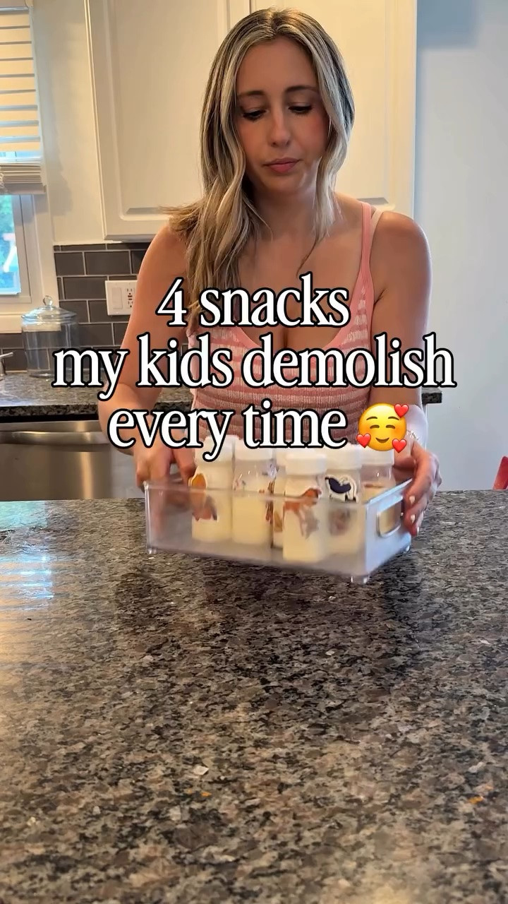 these snacks  make mornings and lunches so much easier! everything’s ready to grab and go 🥰 but also fun and yummy to make the day of! 

🧃 yogurt bottles (aka DIY danimals)
🧇 mini waffles with better goods pancake mix
🍕 mini bagel pizzaS 
🍎🧀 snack packs with cheese, crackers, apples + fun butter

✨✨comment SNACK TIME  and i’ll DM you the recipes and everything i used 🙌