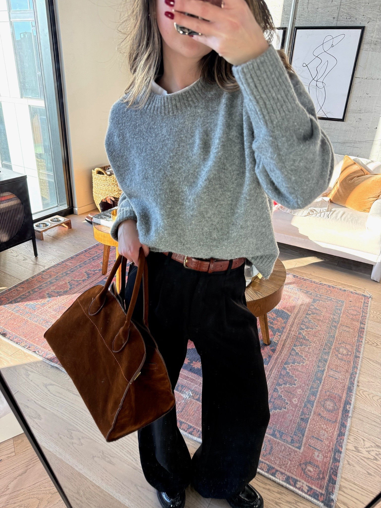 Effortless neutrals 🤍 A cozy gray sweater paired with tailored black trousers, finished with my fav brown suede bag from Amazon and chic loafers—my go-to polished everyday look.

Sweater
Trousers
Work outfit
Style
Chic


#LTKootd #LTKgrwm