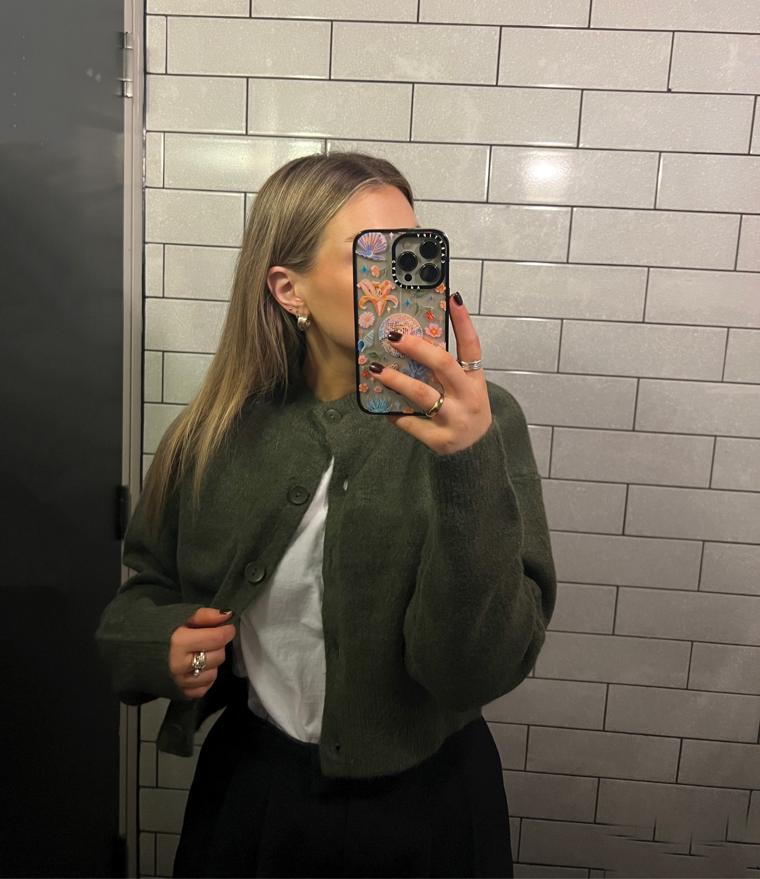 This cardigan is Zara but tagged lots of similar ones below! 💚