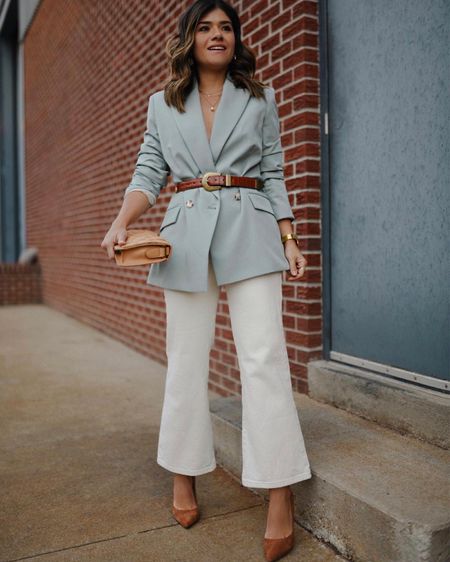 Another outfits from a few years ago that continues to get a lot of love on Pinterest! 
Linking similar blazer and jeans!!!
Spring outfit, blazer outfit, white jeans, cropped jeans, wide leg jeans, business casual 

#LTKfindsunder100 #LTKfindsunder50 #LTKshoecrush