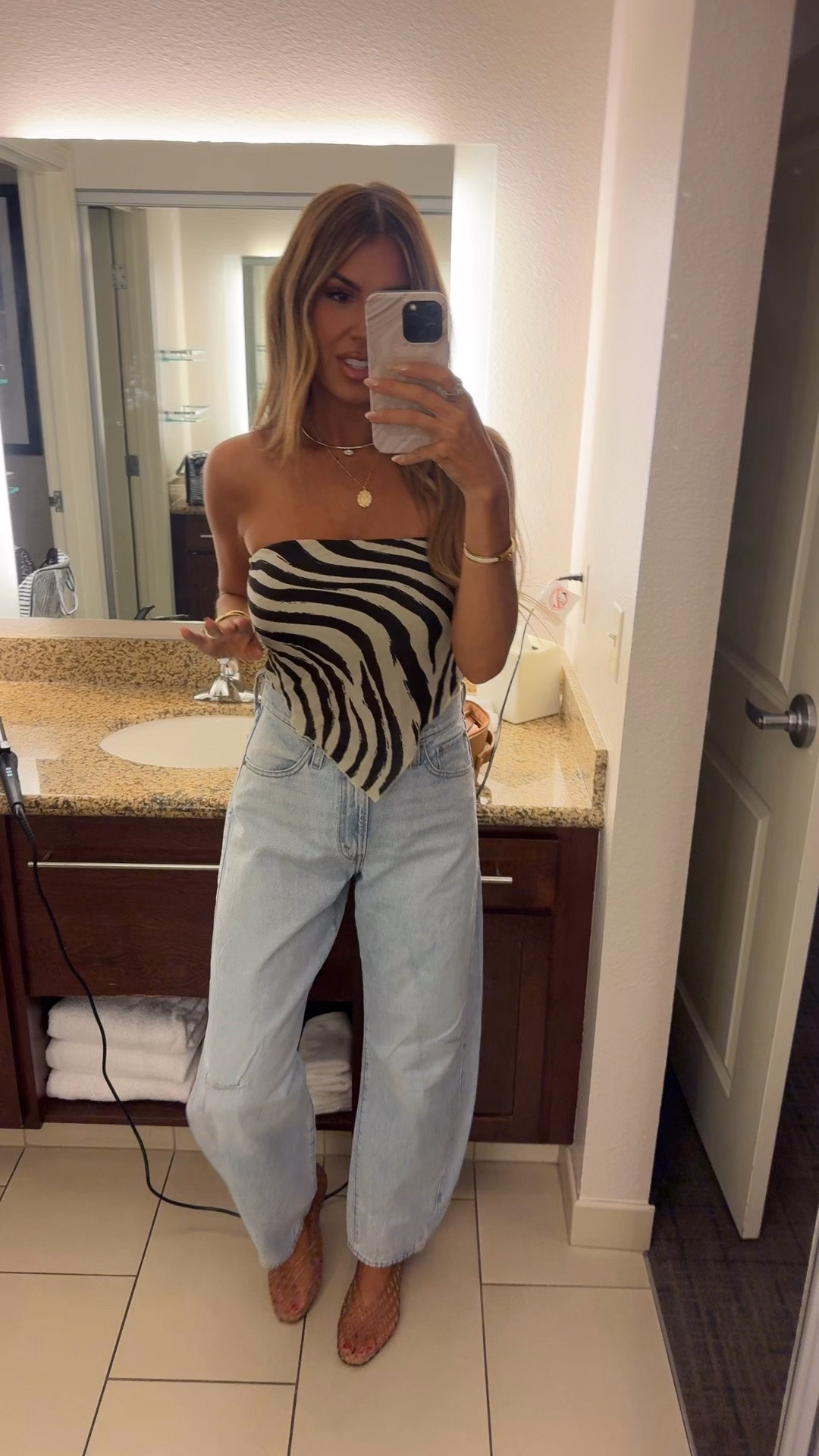Size small top & 27 denim

#LTKgrwm #LTKootd #LTKdayinmylife
