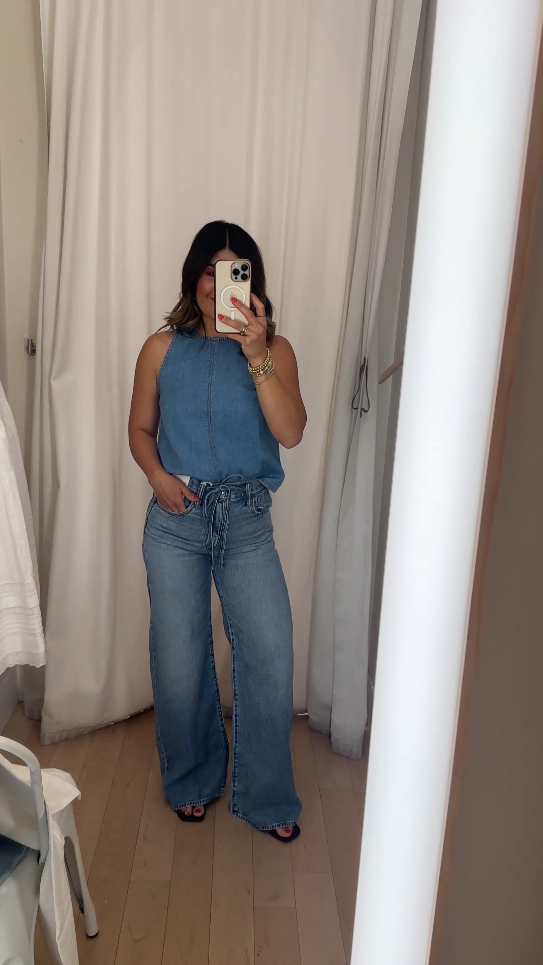 Loving @Madewell airy denim!! Take 20% off these look with code LTK20
Top size small
Jeans size 25

#LTKxMadewell #LTKootd #LTKSaleAlert