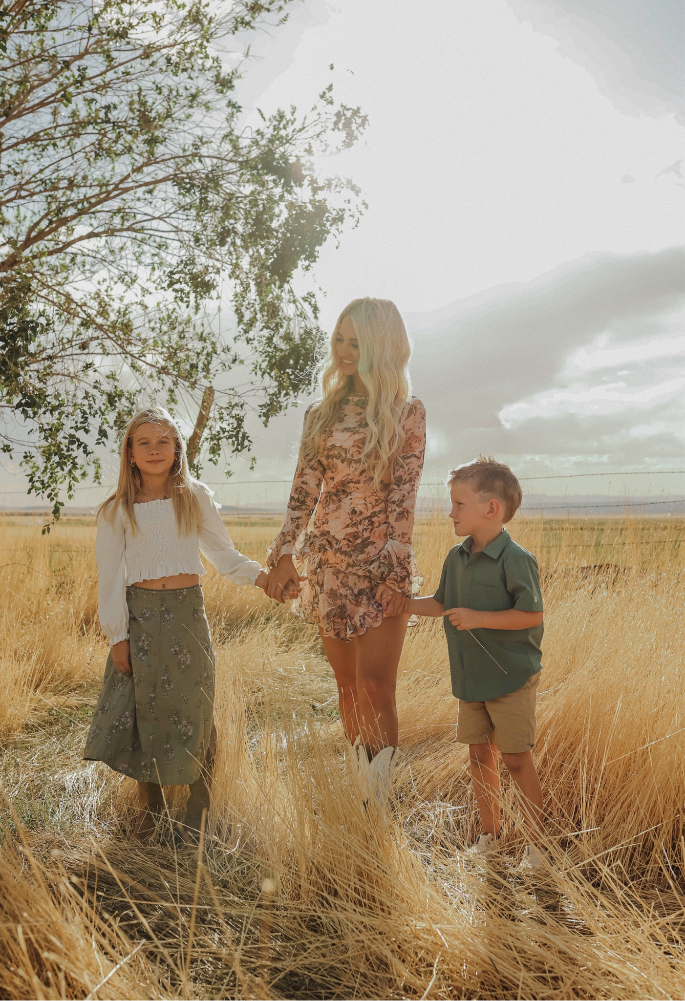 Family pictures ✨ 

#LTKFindsUnder100 #LTKFamily #LTKParties