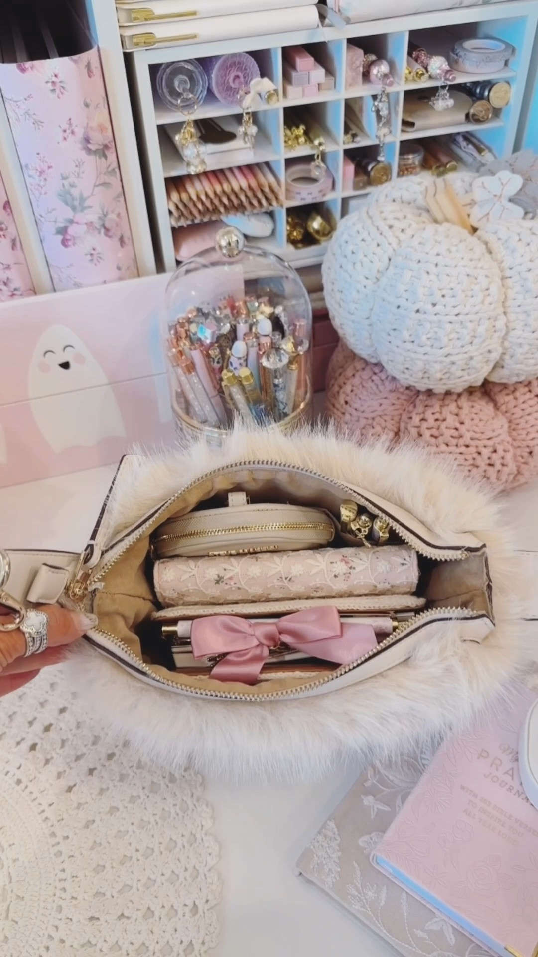 * UPDATE*
The cream and gold bag are sold out. White and black are listed still.

#LTKWorkwear #LTKItBag #LTKSaleAlert