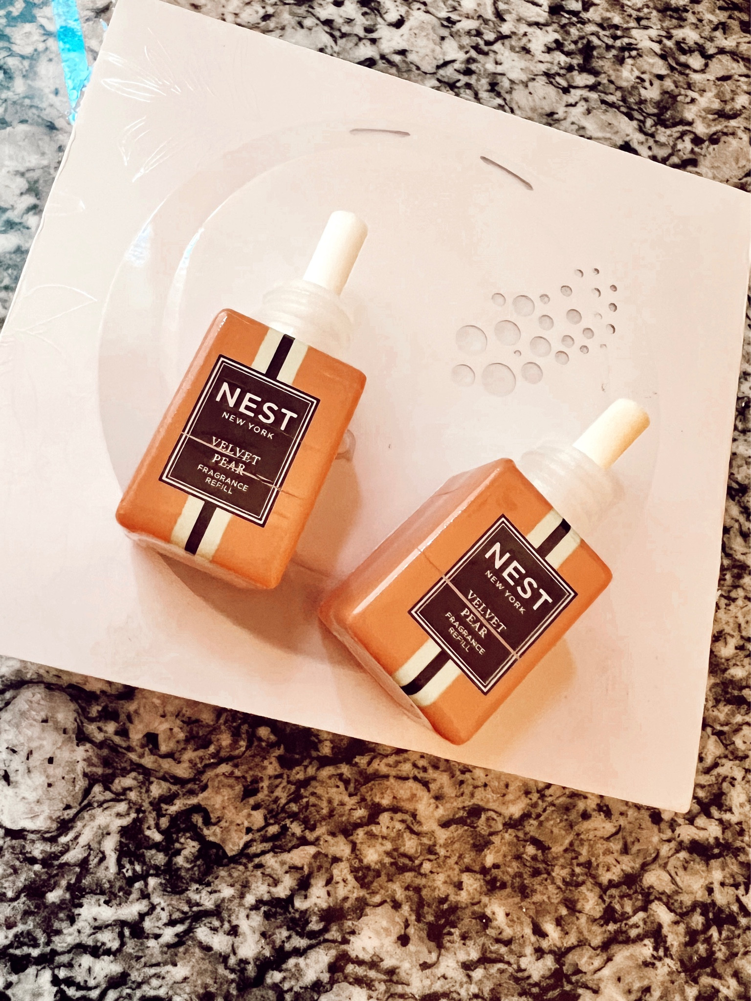 This scent is hands down one of my favorites✨

#LTKhome #LTKSeasonal #LTKunder50