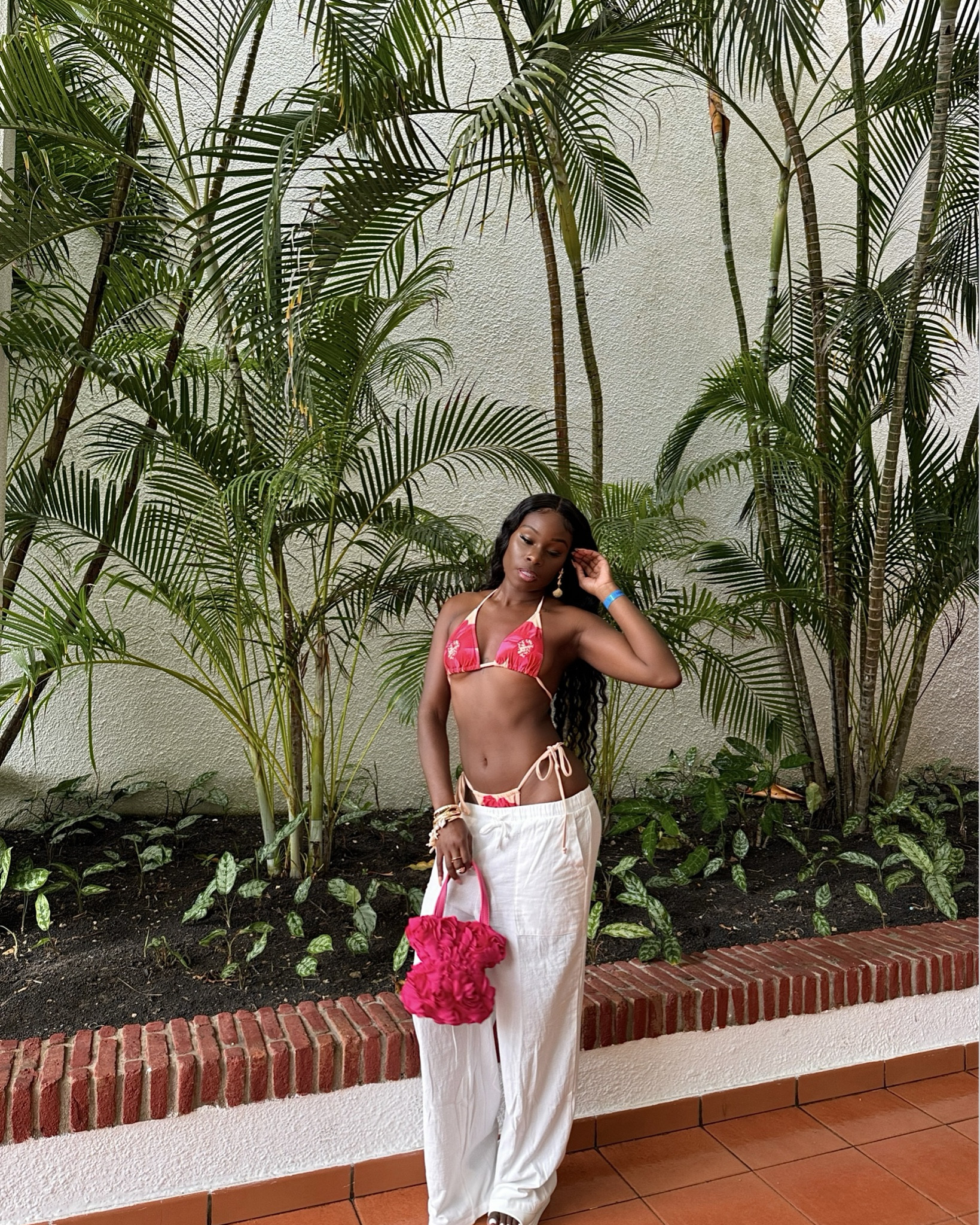 This floral swimsuit is my favorite 👙🌺, paired it with a cute pink purse and white wide leg pants!

#LTKFindsUnder50 #LTKSwim #LTKFindsUnder100