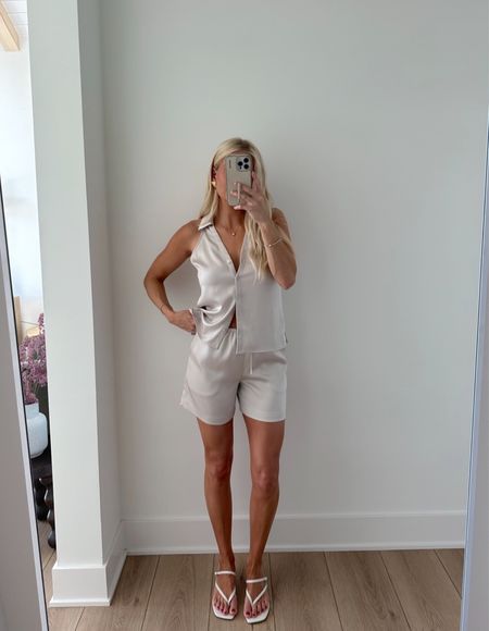 Aritzia try-on! 

Wearing a small in vest, small in shorts, shoes run tts! #kathleenpost 
