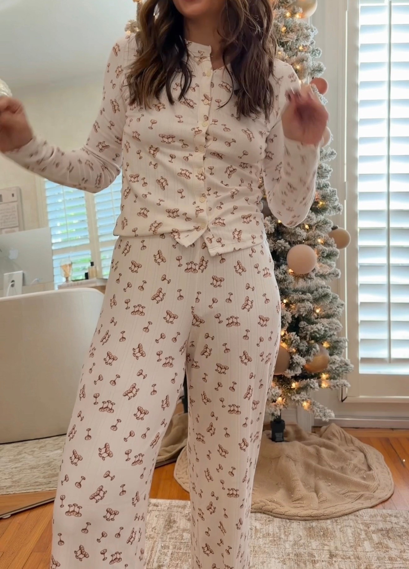 Small top xs pants! 

#LTKHoliday #LTKSaleAlert