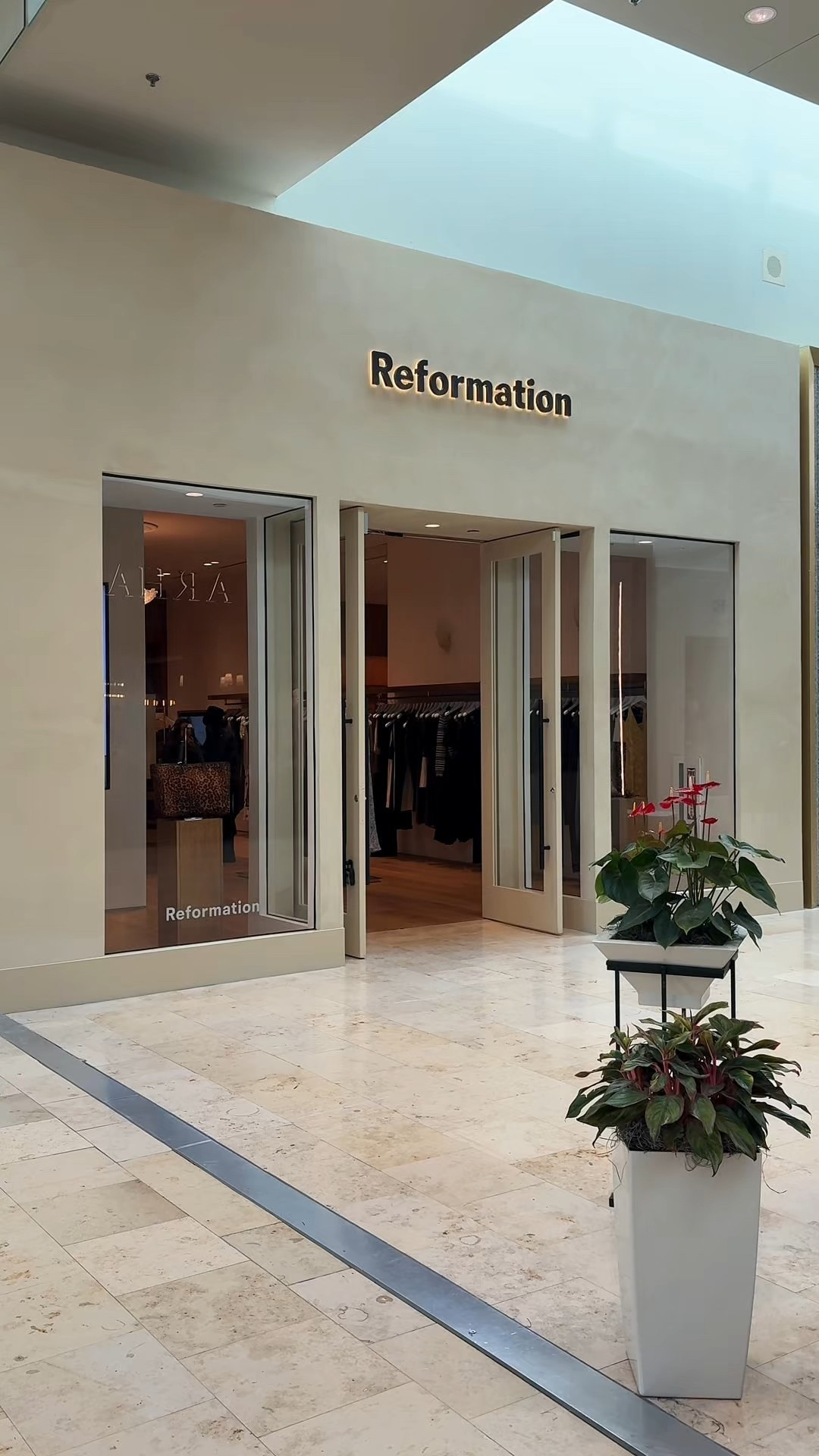 I had the opportunity to visit the new @reformation store in Charlotte, and it was such a beautiful space! Everything about the store felt luxe. 🥰 Even the dressing room was a vibe. 👏🏾

Make sure to check them out at South Park Mall! ✨ #reformationstore

#LTKMidsize #LTKSeasonal
