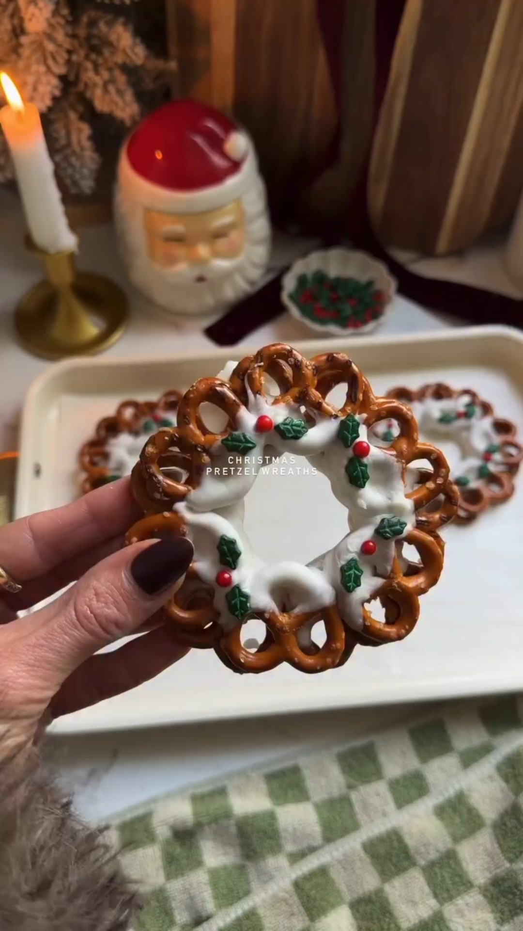 Comment WREATH  for this easy christmas pretzel wreath recipe sent to your DMs!!! 🎄

This is one of my favorite last-minute Christmas treats to make, and the kids LOVE it too! It’s healthy, yummy, and literally takes 5 minutes to make.

#nobakedessert #christmasdessert #healthydessert #healthytreat #easydessert