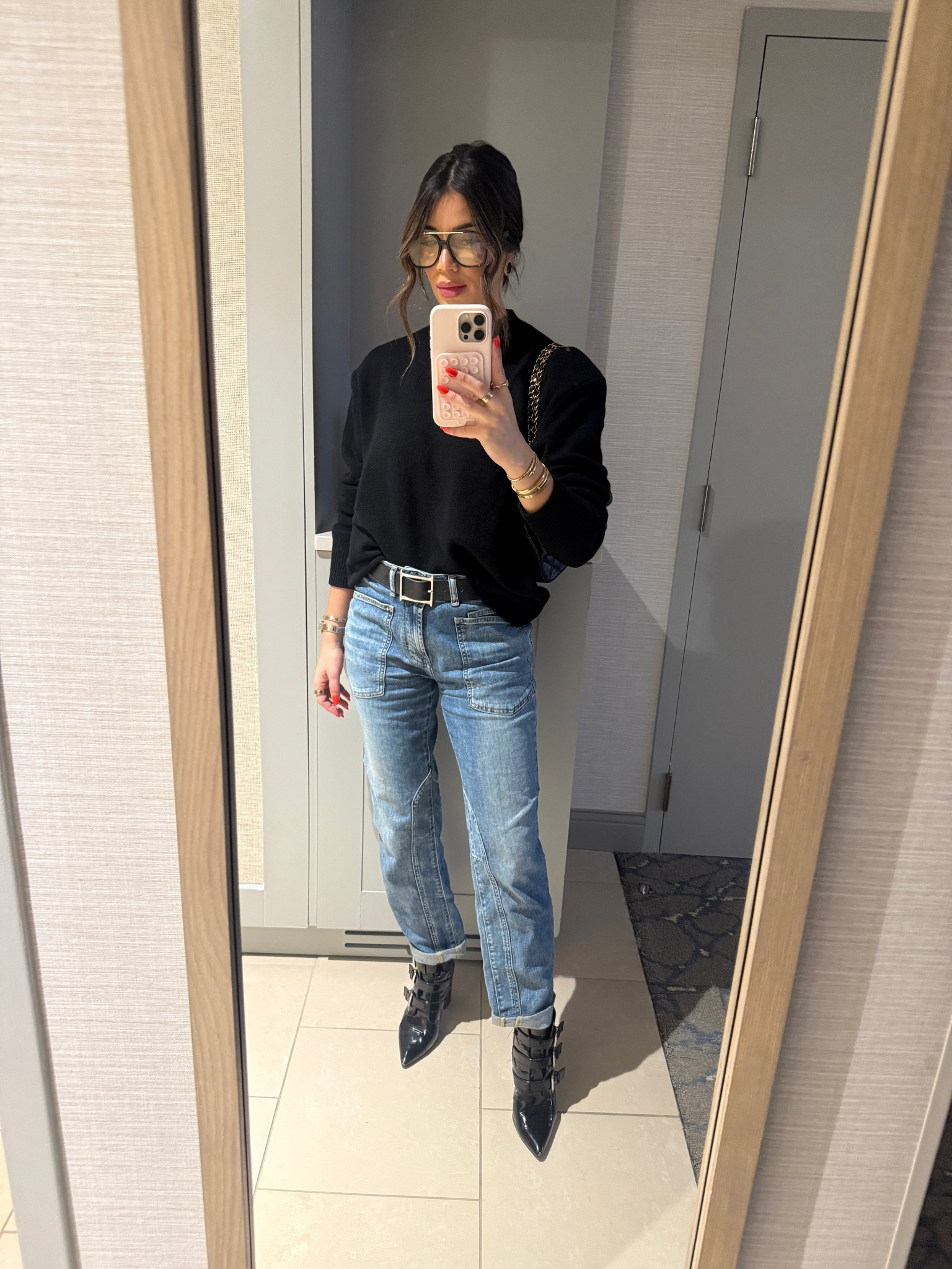 Size XS on this cashmere sweater! LIVE the shoulder pads
Helsa belt


#LTKStyleTip