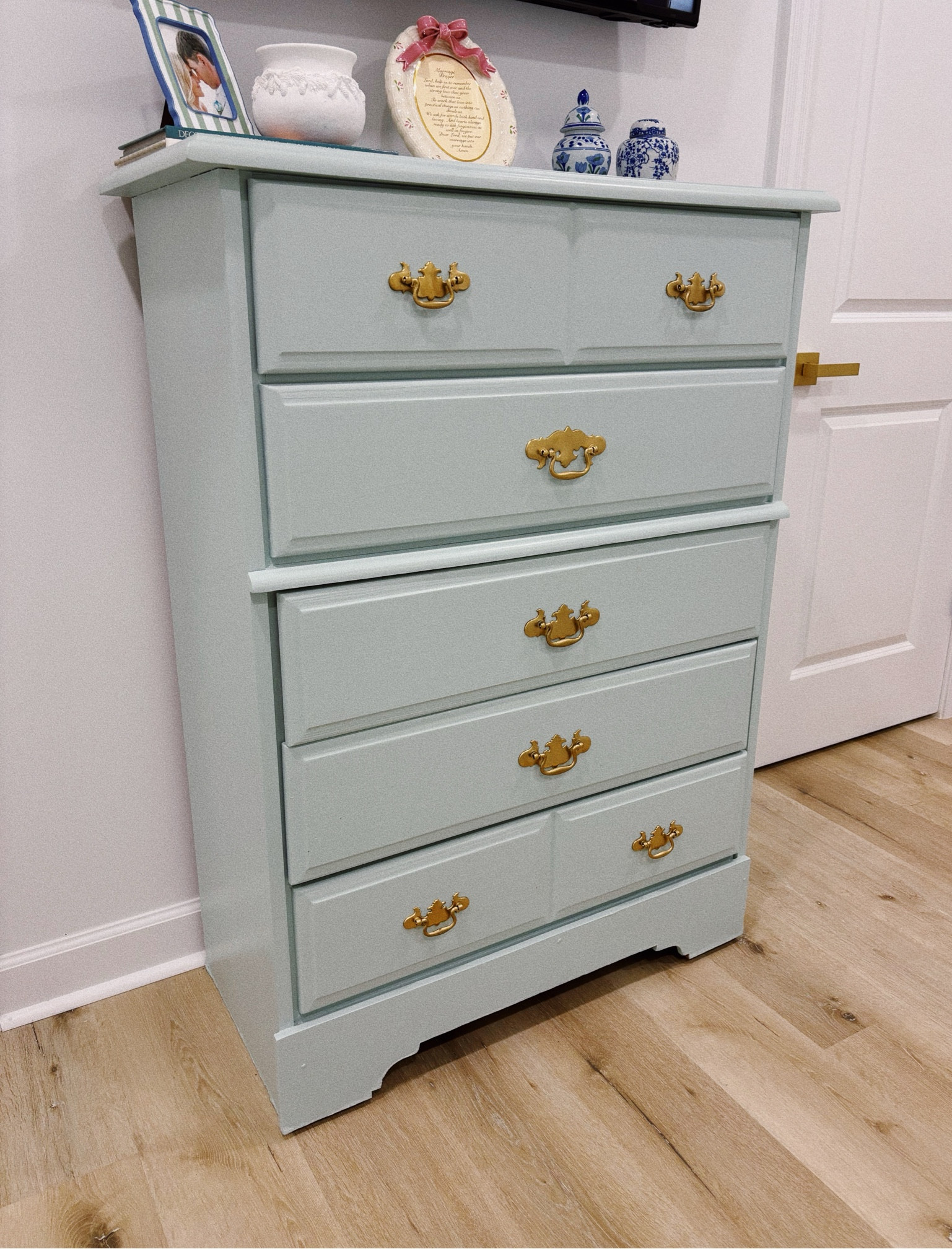 Had some people ask about my dresser 🩵 i thrifted this one but linked similar ones and you can find these knobs on amazon! 

#LTKStyleTip #LTKFamily #LTKHome