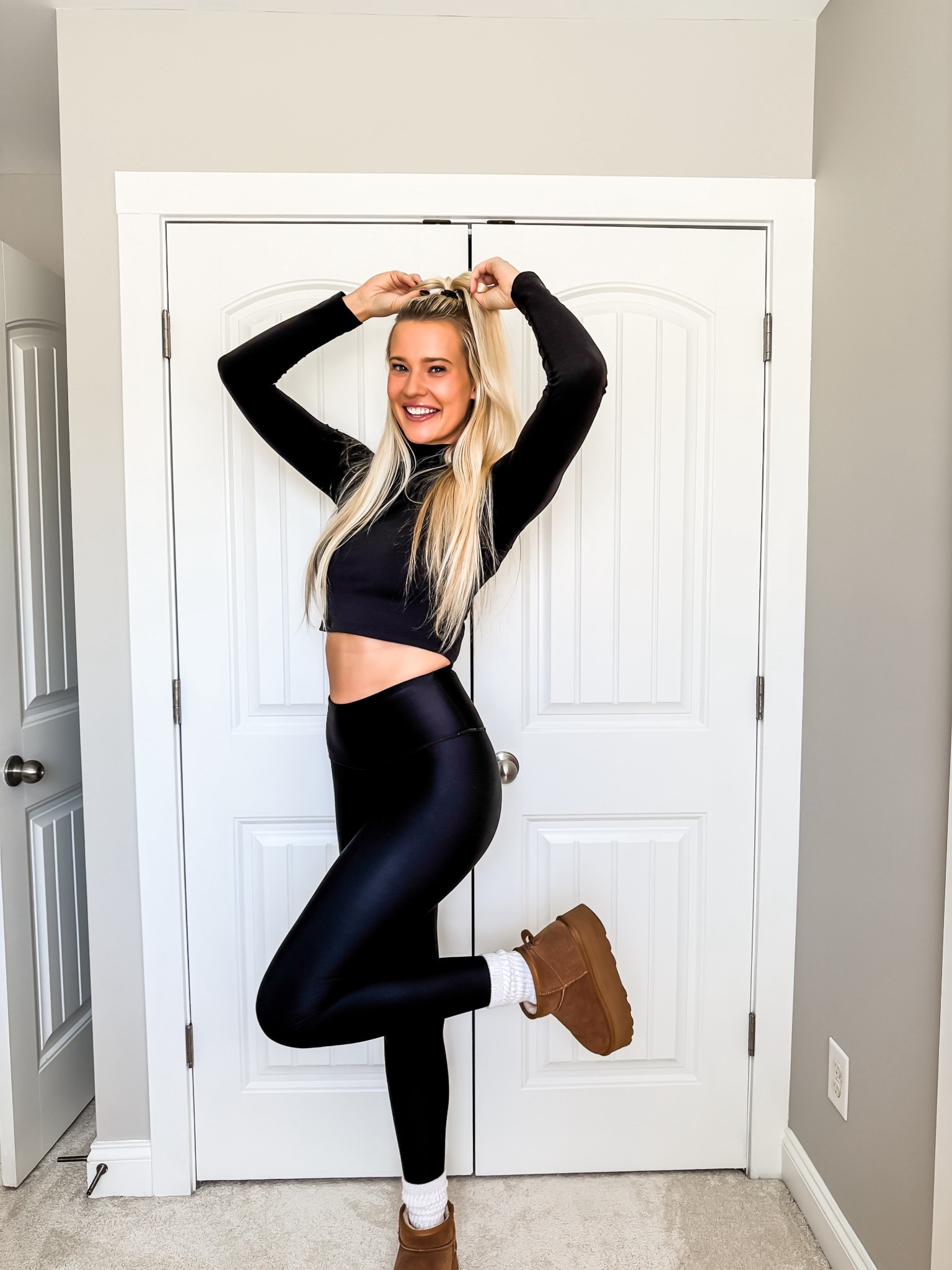 Casual winter ootd🖤

Amazon, Amazon fashion, Amazon finds, fleece leggings, Lululemon, Lululemon top, Ugg boots, booties, scrunch socks

#LTKdayinmylife #LTKStyleTip #LTKActive