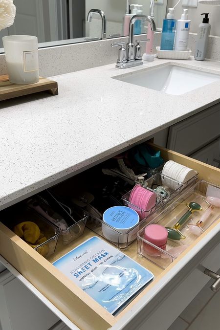 Bathroom drawer organization 