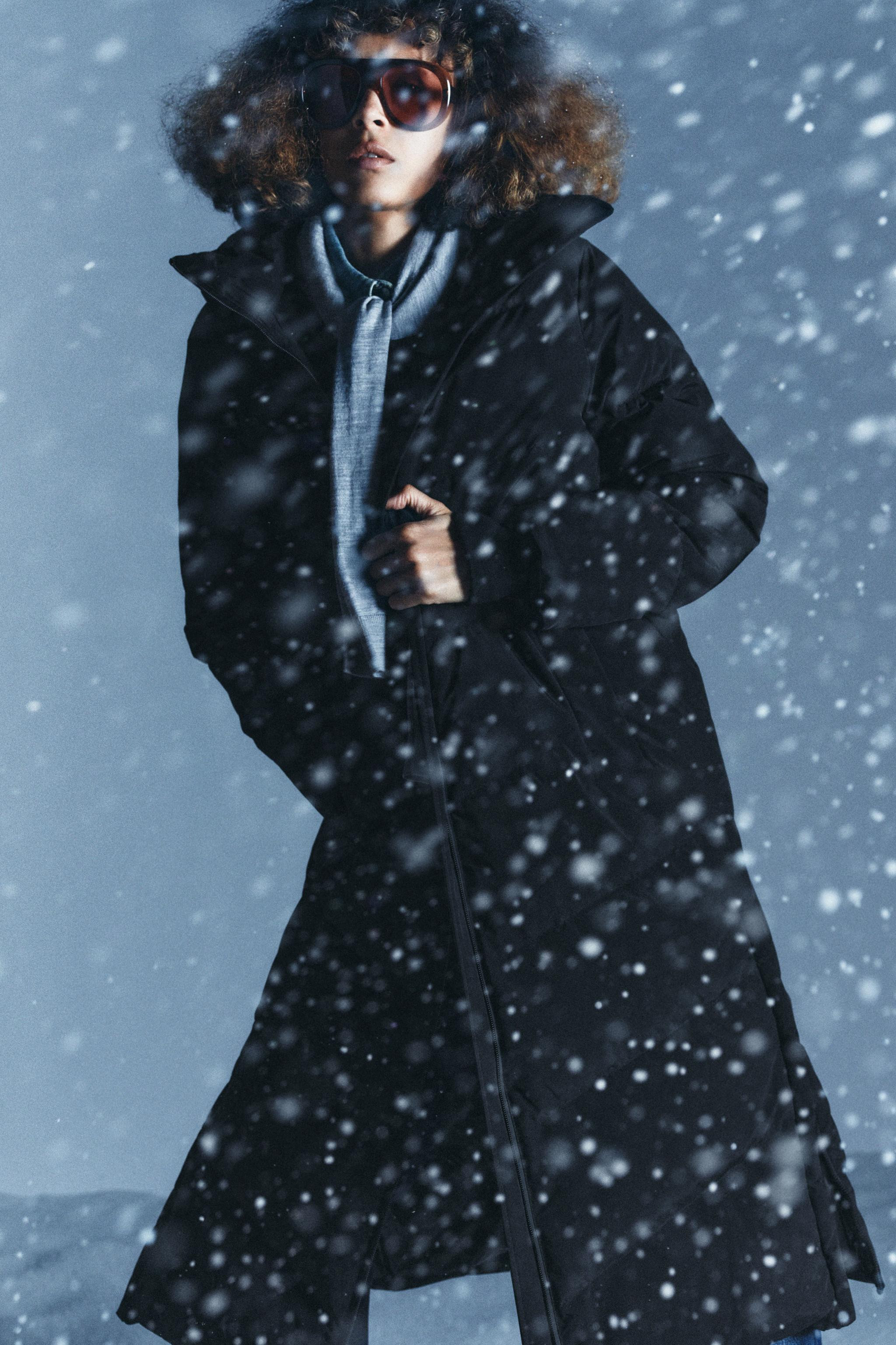 LANGER WASSERABWEISENDER UND WINDDICHTER DAUNENPARKA MIT KAPUZE | Zara DE