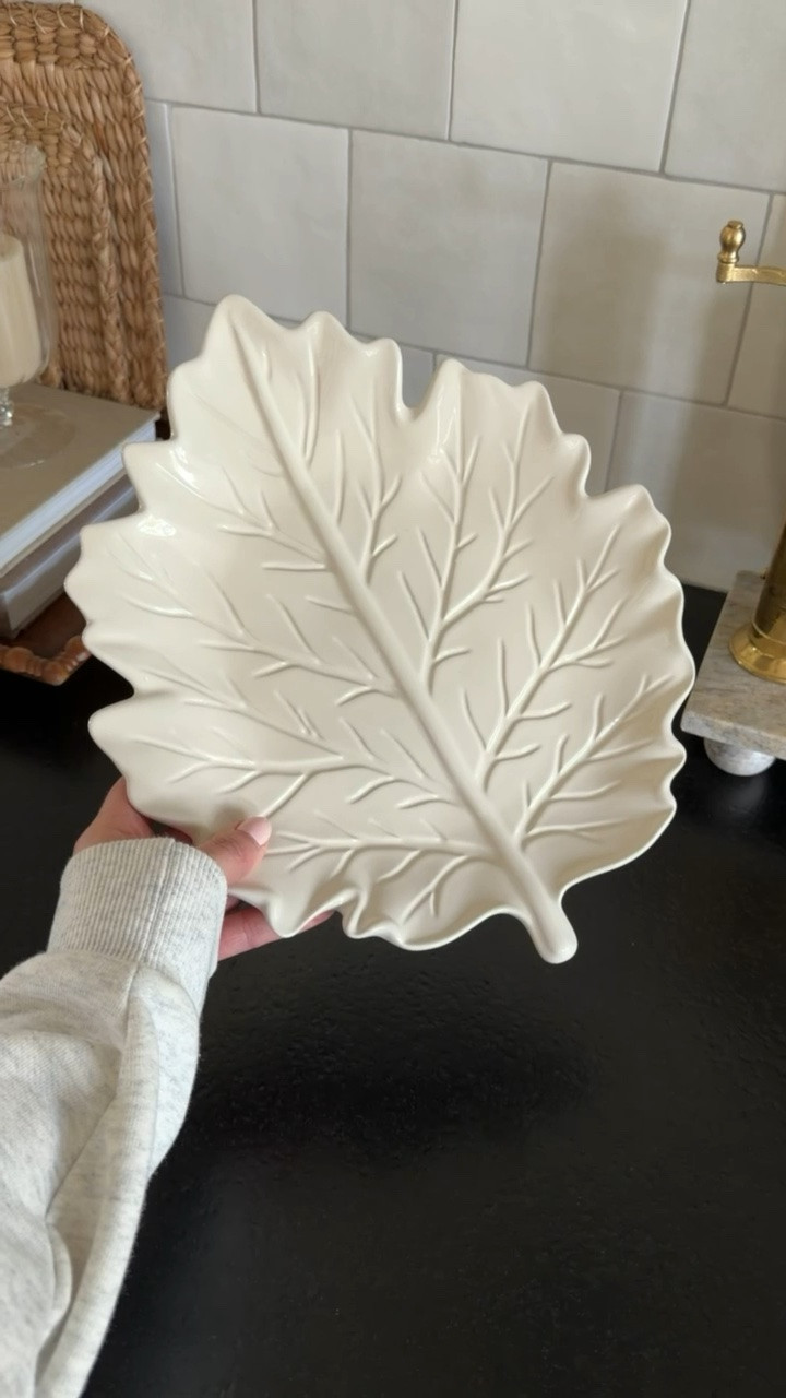I don’t know how more people aren’t talking about this gorgeous leaf tray from Walmart! Under $10, a great size, and you can use as decor or for serving!

#LTKHome