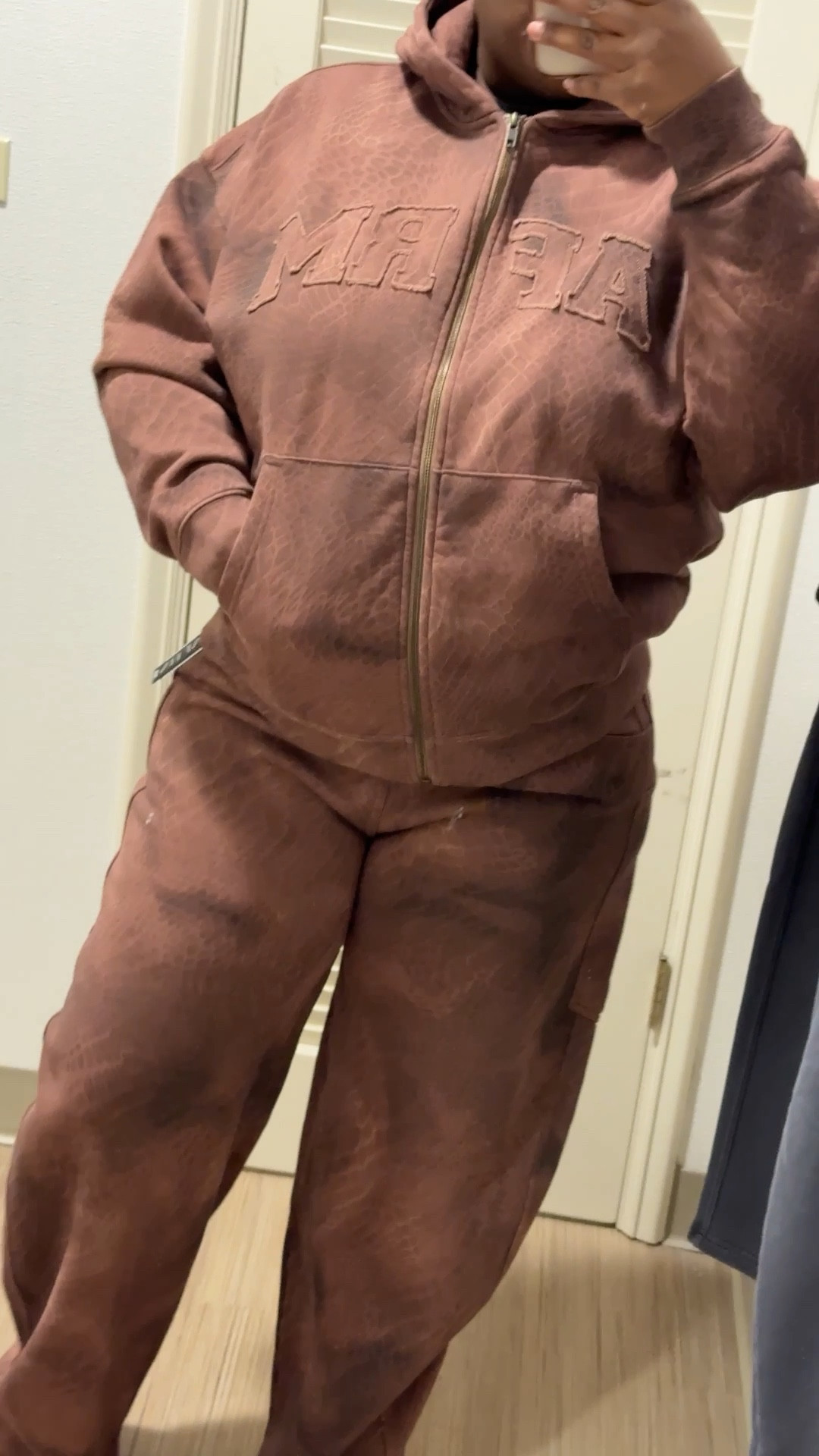 Some of the best quality sweats I’ve ever put on

#LTKPlusSize #LTKootd #LTKMidsize