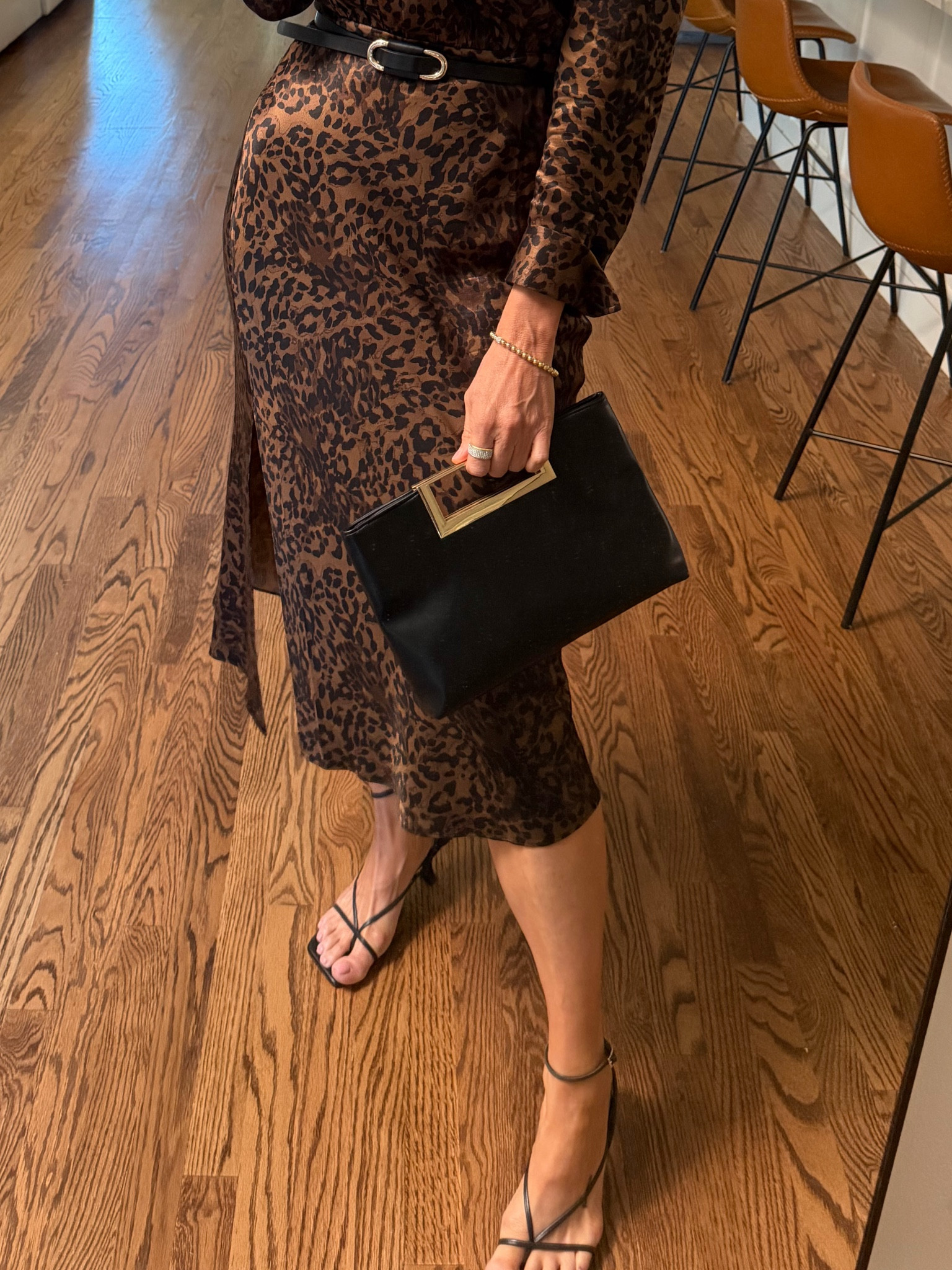 Clutch is 🔥
Belt 
Shoes

GREAT COMBO!