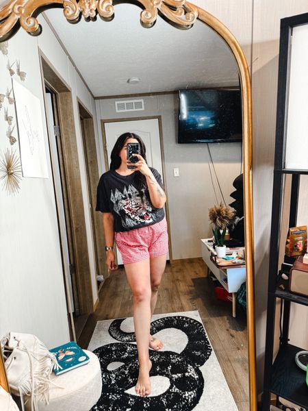 Comfy and casual OOTD 

Sizing Info: 
Boxer Shorts - size L
Tee - size XL 

Boxer shorts trend
Trendy style
Graphic tee 
Target finds 
Amazon finds 
Summer outfit 

#LTKMidsize #LTKStyleTip #LTKFindsUnder50