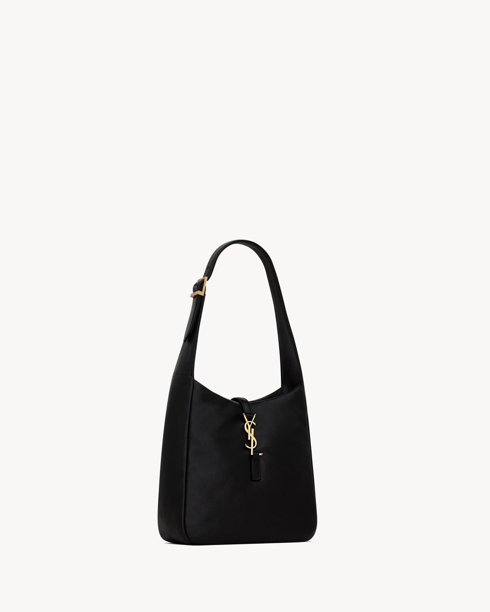 SUPPLE VERSION OF THE ICONIC 5 À 7 BAG.FEATURES A PADDED CONSTRUCTION AND A TONAL LEATHER LINING... | Saint Laurent Inc. (Global)
