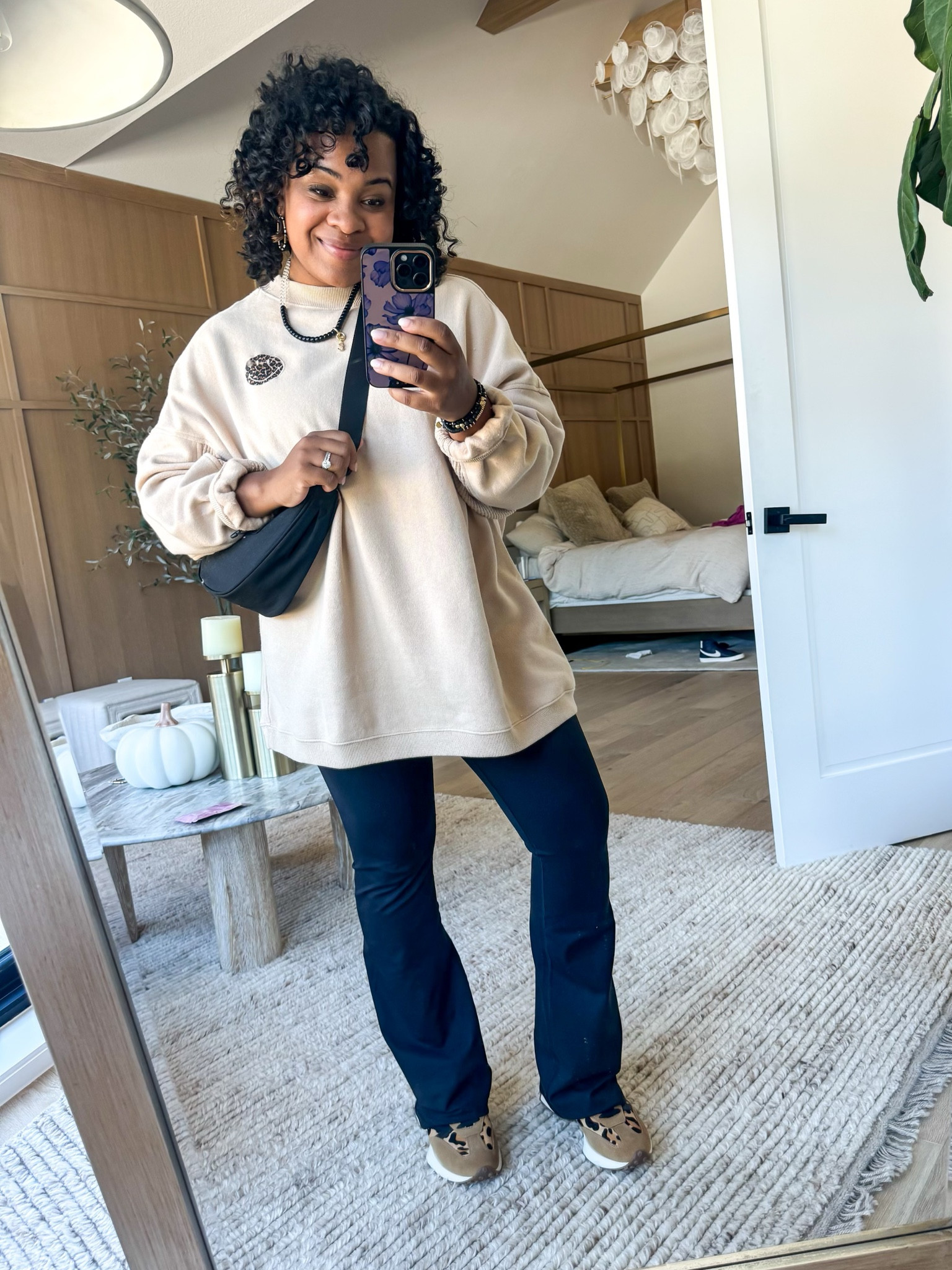 Bootcut leggings on sale for $36 and sweatshirt on sale for $31!

#LTKSaleAlert #LTKFallSale #LTKSeasonal