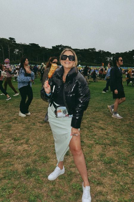 OUTSIDE LANDS DAY 1
festival outfit 
BLANKNYC CROPPED PUFFER
UNIQLO TANK
REVOLVE SKIRT
USE THE CODE: KAT60 on the sneakers 

#LTKcurves #LTKshoecrush #LTKmidsize