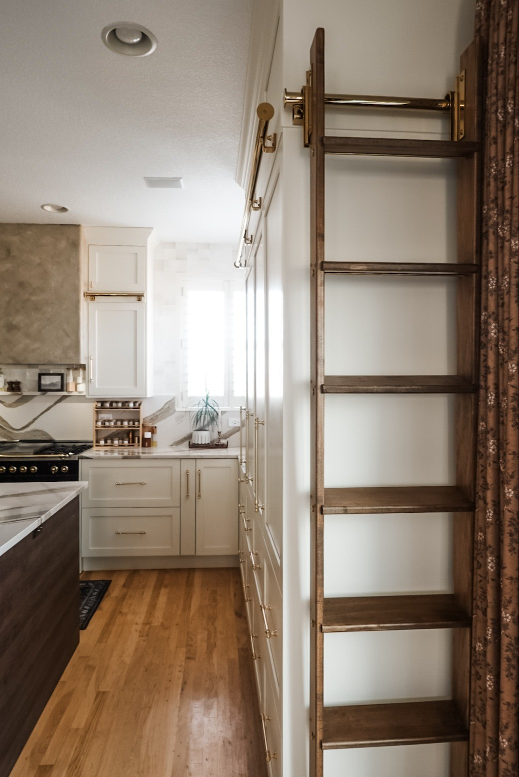 This ladder system has revolutionized our kitchen 🪜

#LTKHome #LTKU #LTKStyleTip