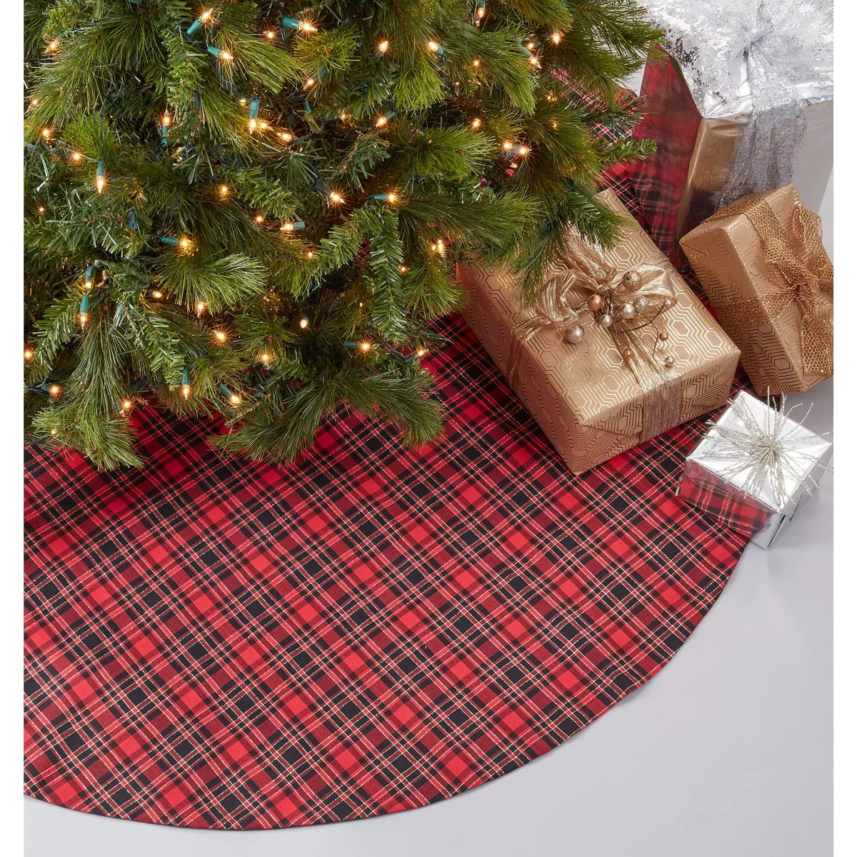 Saro Lifestyle Saro Lifestyle Plaid Christmas Tree Skirt | Target