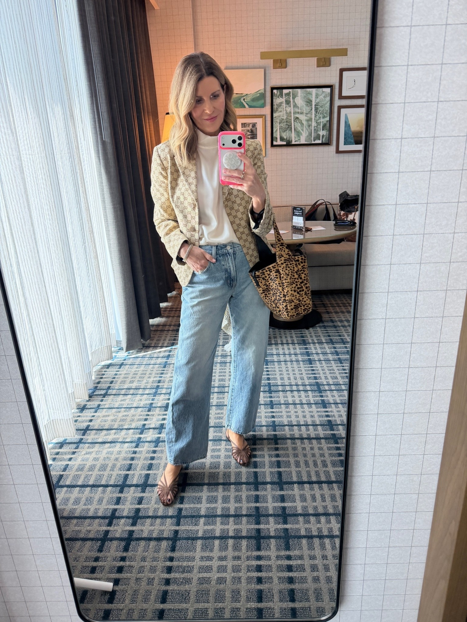 Outfit for Business casual Ltkcon2026
Wearing a size 4 jeans and sized up to a 42 in jacket

#LTKCon