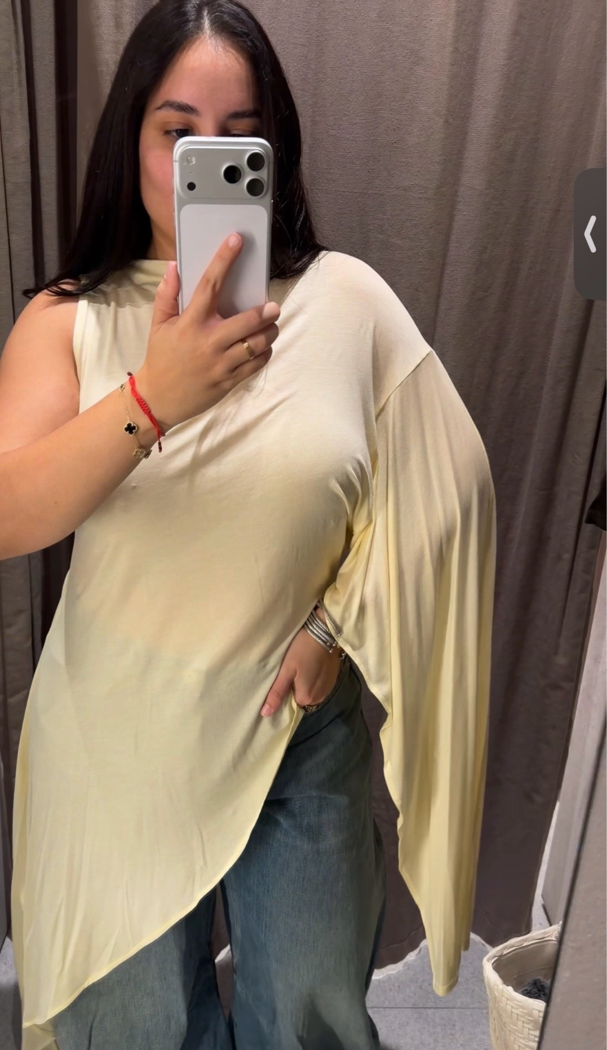 This asymmetrical top, WOW! Wearing size M

#LTKootd #LTKMidsize