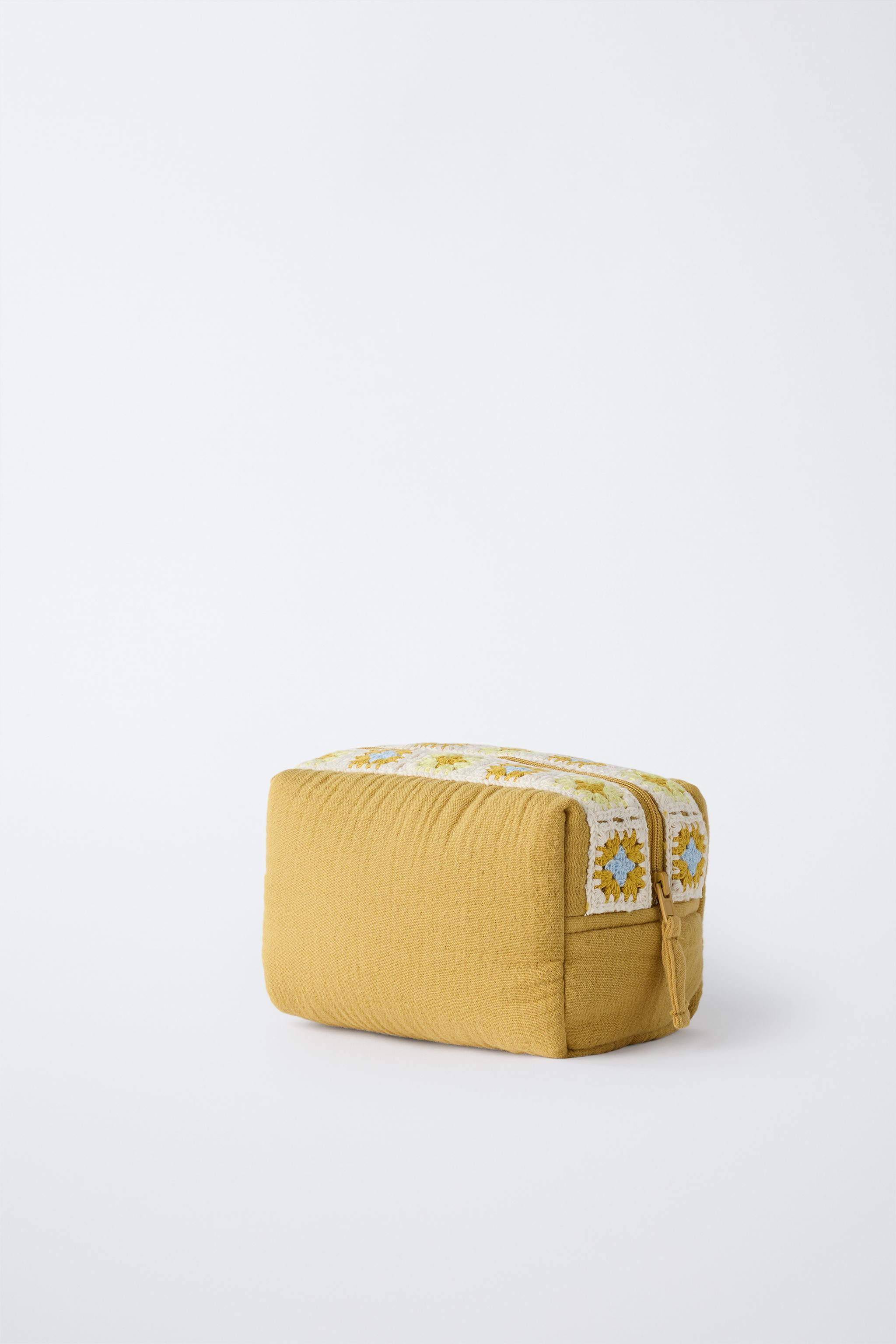CROCHET TEXTURE TOILETRY BAG | Zara UK