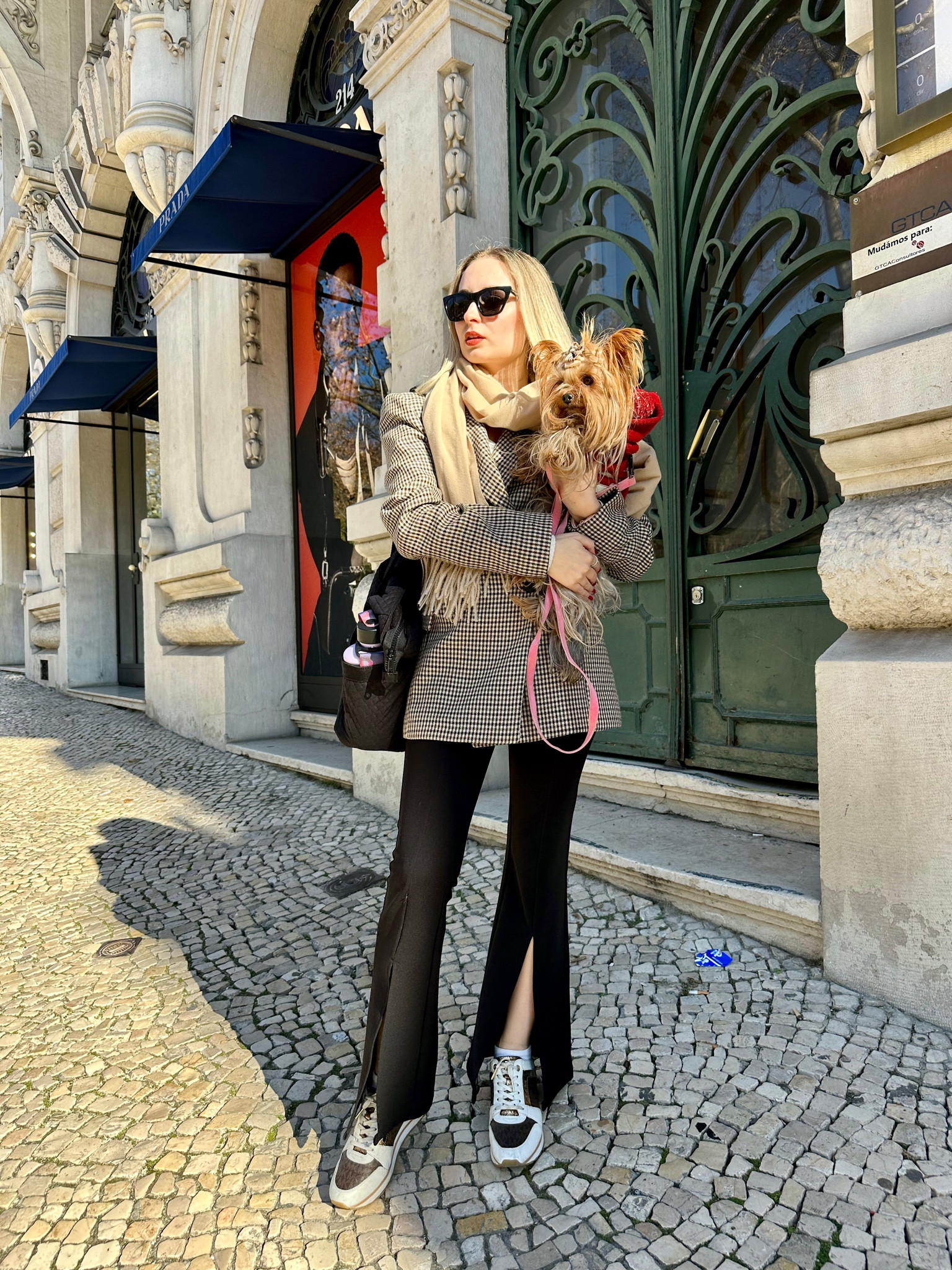 Houndstooth blazer with black flare pants, camel scarf, black bag and white and brown sneakers 🤍 For a comfy, sporty and chic look ☺️

#LTKtravel #LTKeurope #LTKSeasonal
