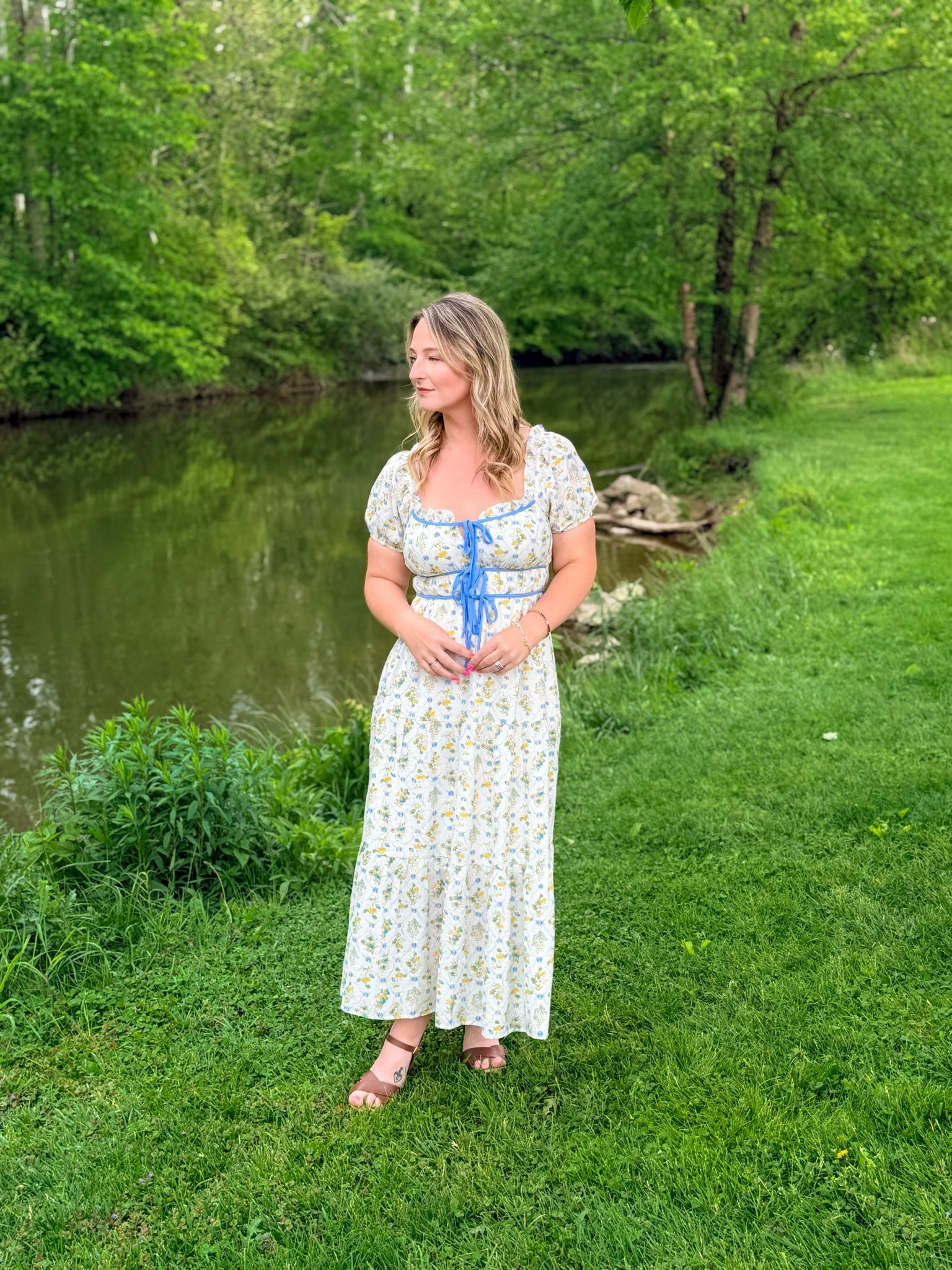 May Outfits Recap || This has been my small way of keeping myself accountable in caring for myself. It can be so easy to just grab leggings and a shirt and go. I’ve made an effort to coordinate a bag, choose a cute belt and overall just being intentional about how I present myself. As a mom, this is my way of taking a few moments for myself AND it does make me feel better as I go through my day! Everything is linked in my LTK! 🩷