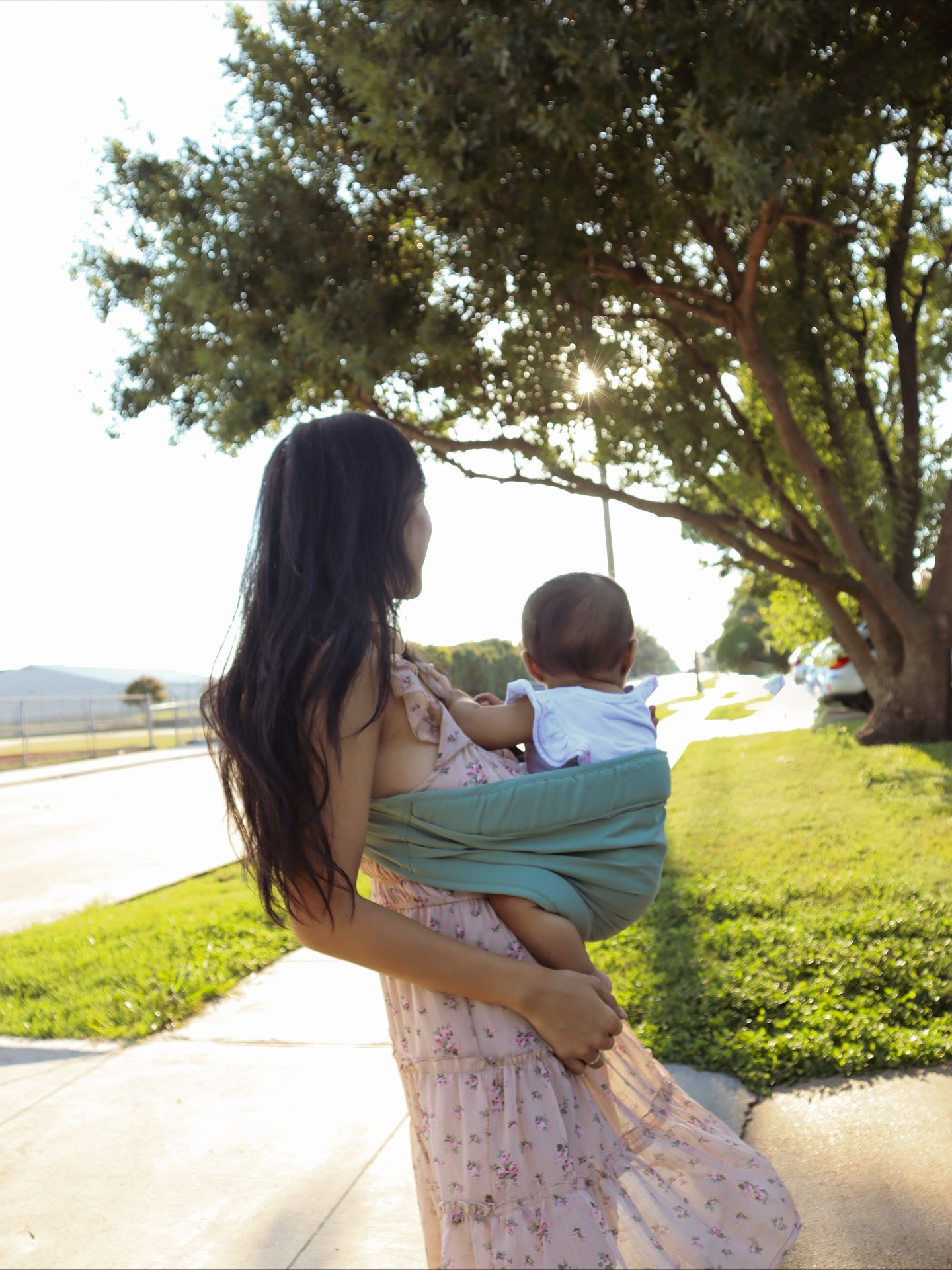 This is how I feel about being a mother. We were just in the hospital the other day and now I have a curious toddler 🥹🥰 ☀️ 

Thank you @senarahcarriers for our sling! It’s so simple to use especially with a toddler who likes to get up, down and explore. It’s not bulky so this is always available in our bag. 

#toddlermusthaves #senarahsling #senarah #firsttimemoms #babycarrying