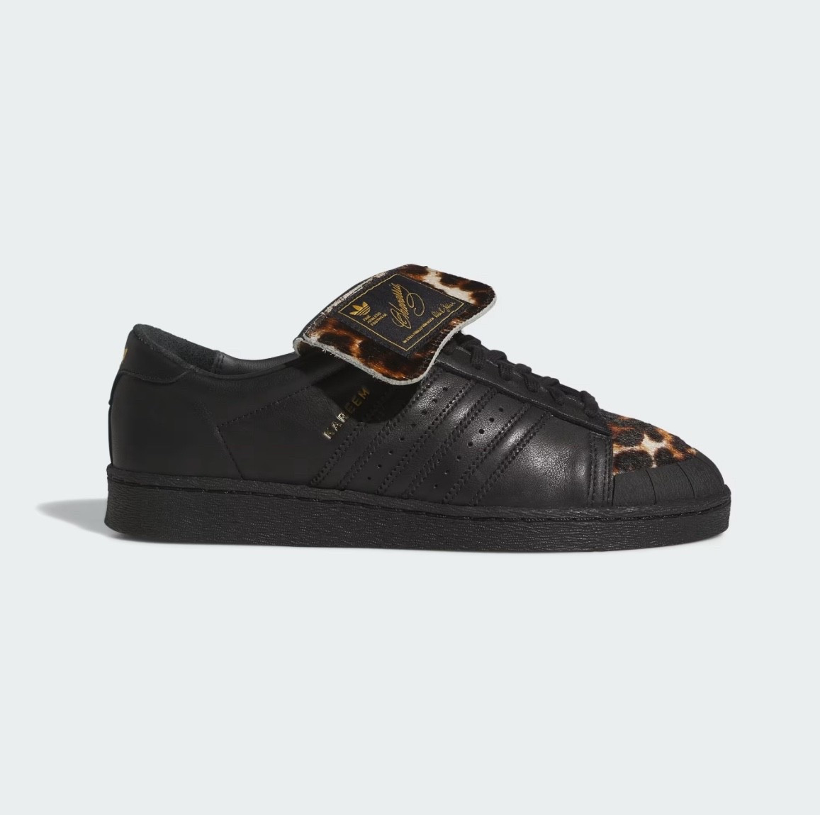 Adidas X CHAVARRIA JABBAR LOW - leopard print 

#LTKHoliday #LTKGiftGuide #LTKgrwm