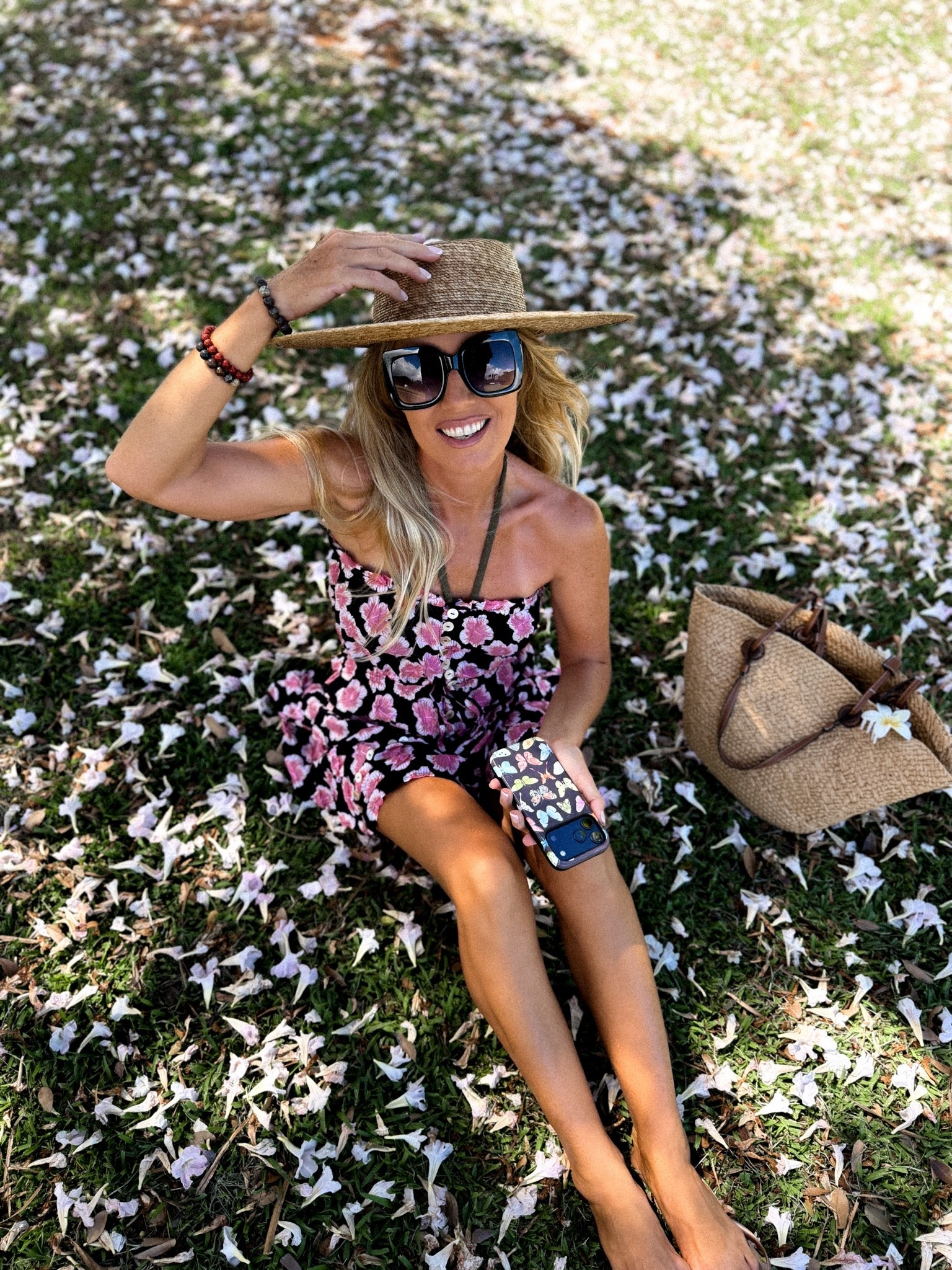 Are you upgrading to the new iPhone or sticking with your trusty current model? 📲 Either way, your tech deserves a cute makeover!
I’m obsessed with these vibrant cases—they instantly give your phone that sunny, beachy vibe! 🌴✨ Use my code BLONDEBEACHVIBES30 for 30% OFF your whole order!